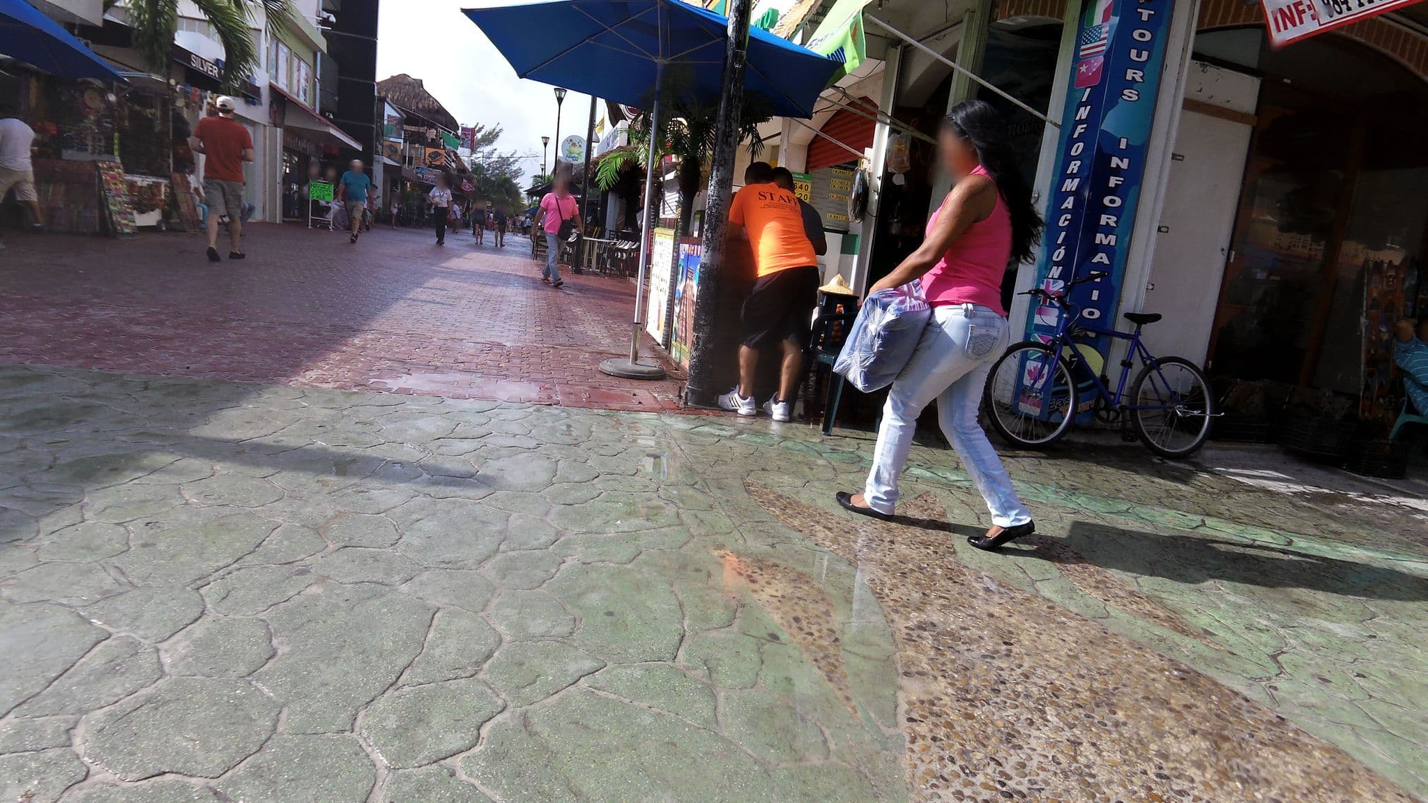Street view near Mayab Playa, Playa del Carmen