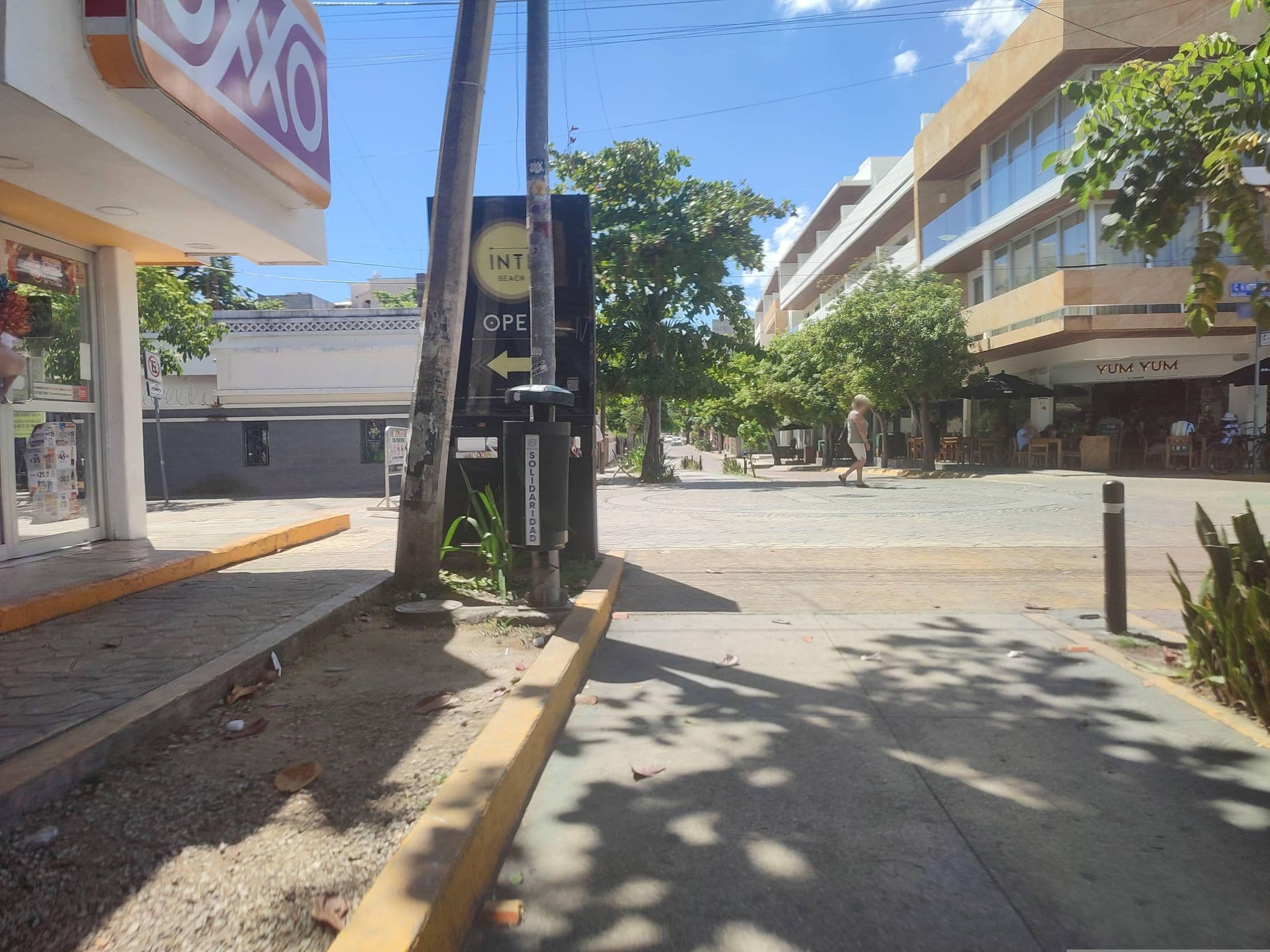 Street view near Antera, Playa del Carmen