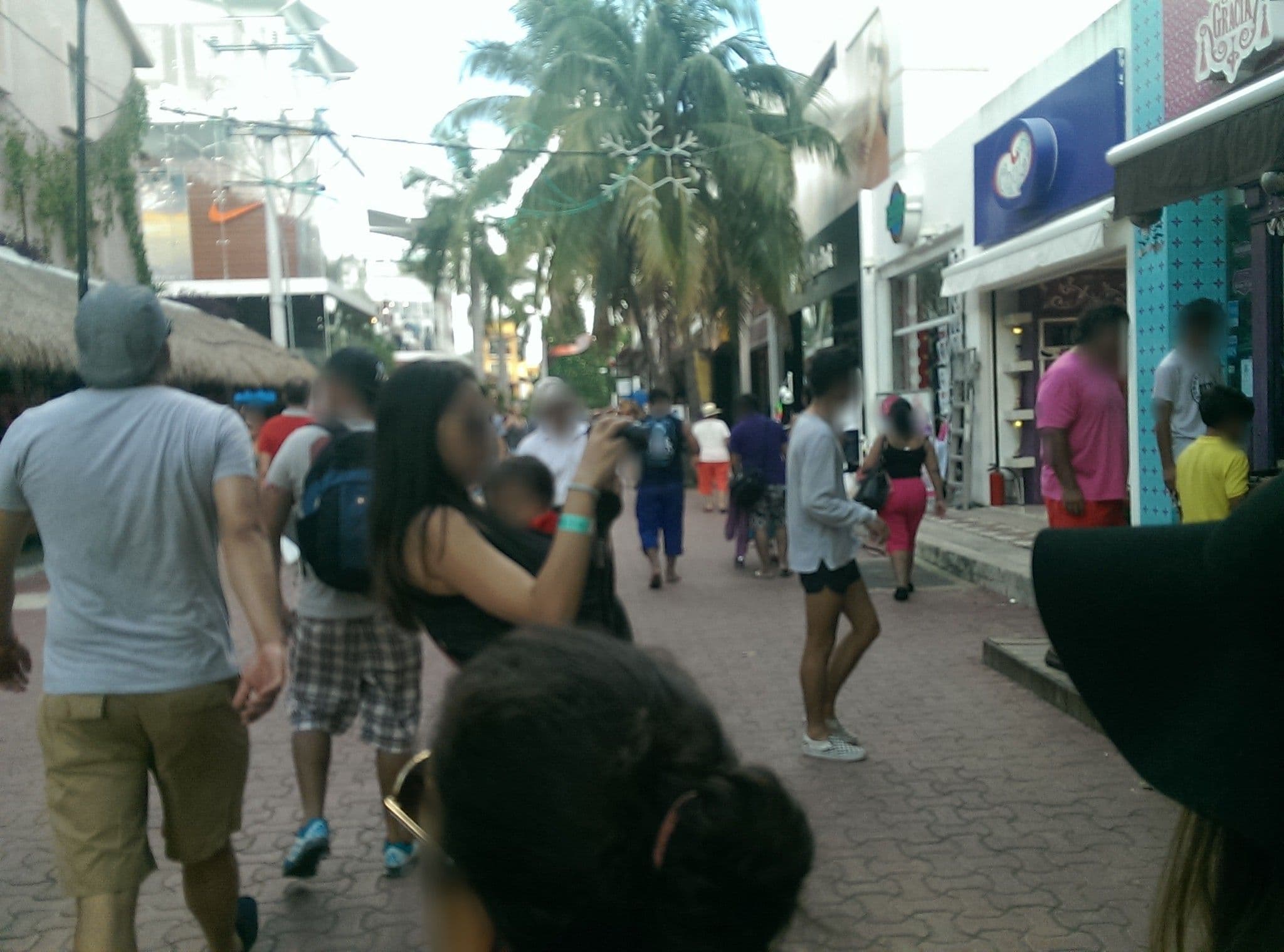 Street view near Acanto, Playa del Carmen