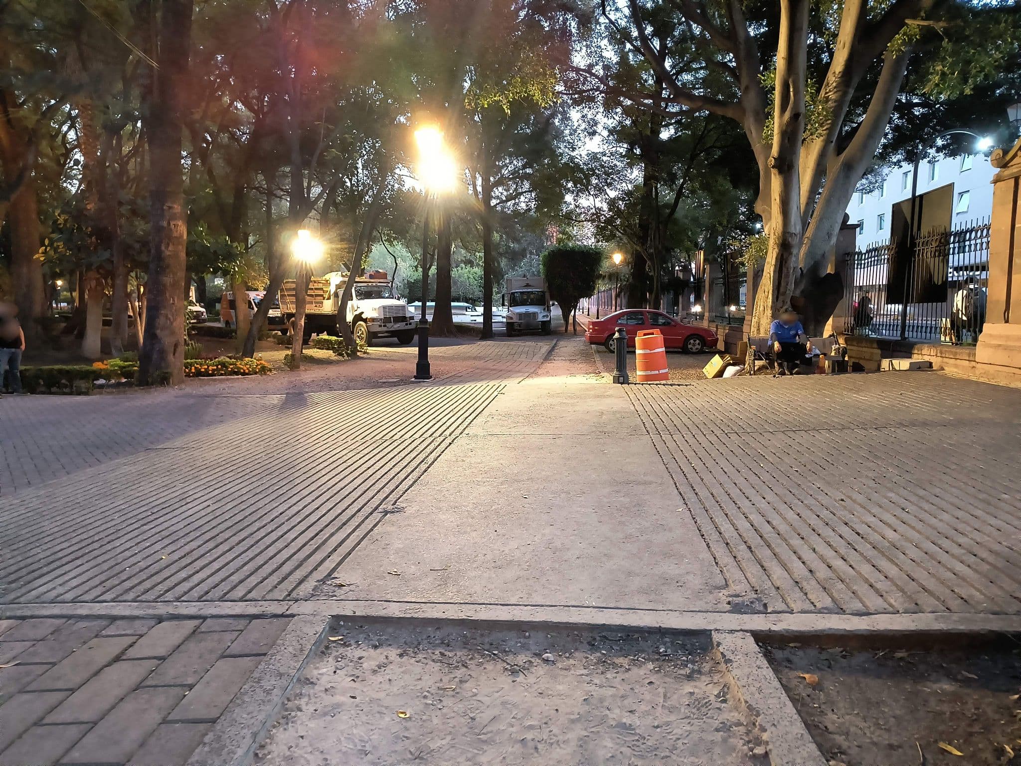 Street view near Real Alameda, Santiago de Querétaro — © mapeadora (CC BY-SA · Mapillary)