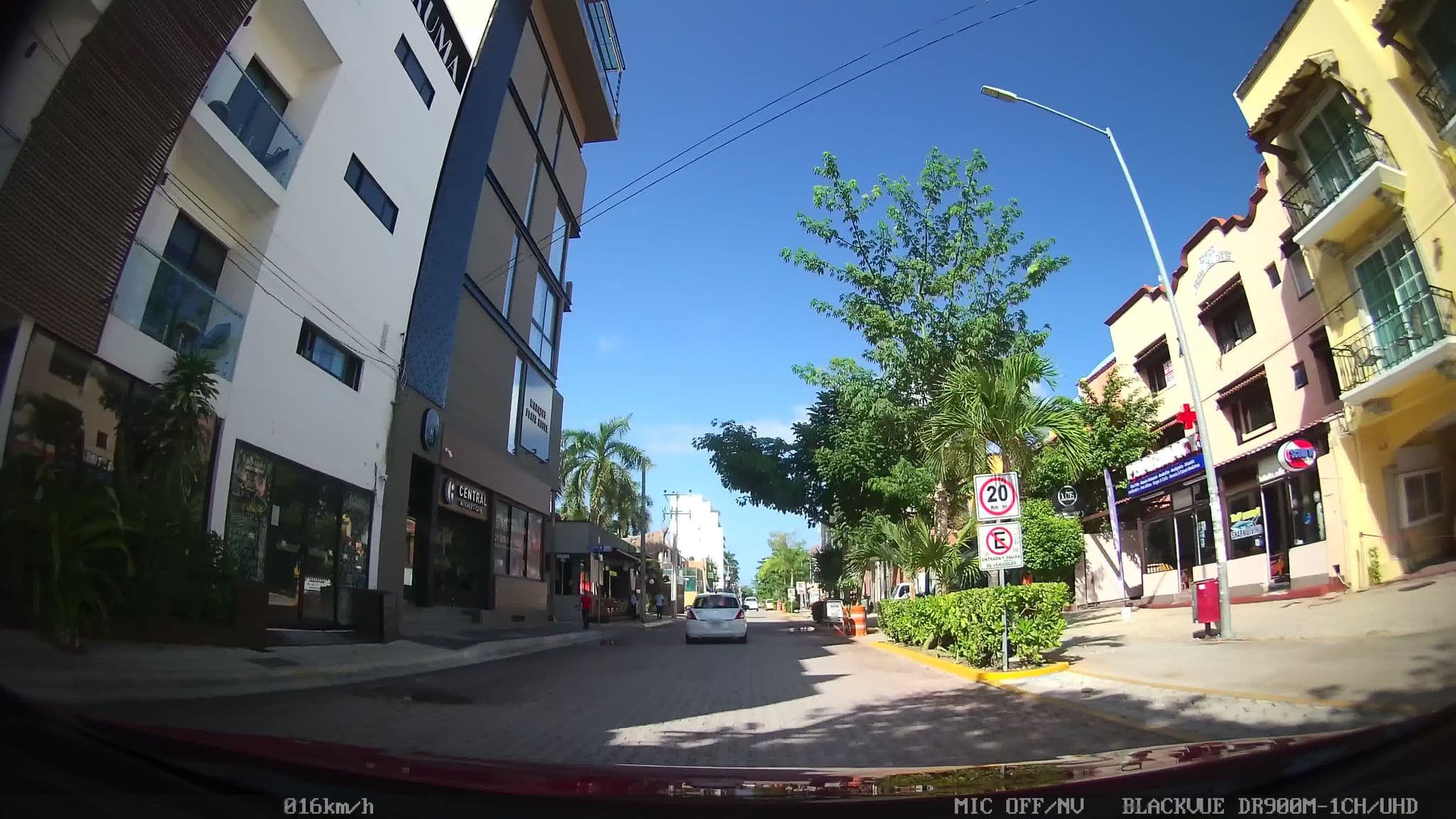 Street view near Marquee, Playa del Carmen