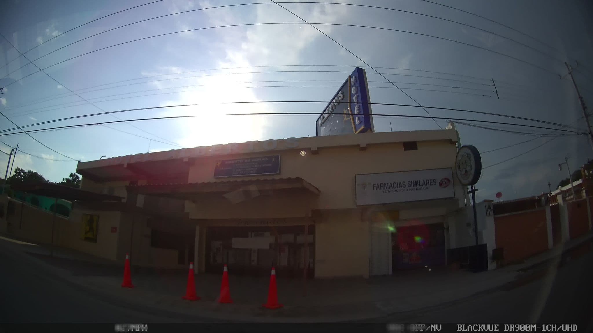 Street view near Hotel Alberto's, Mérida — © kaart_2 (CC BY-SA · Mapillary)