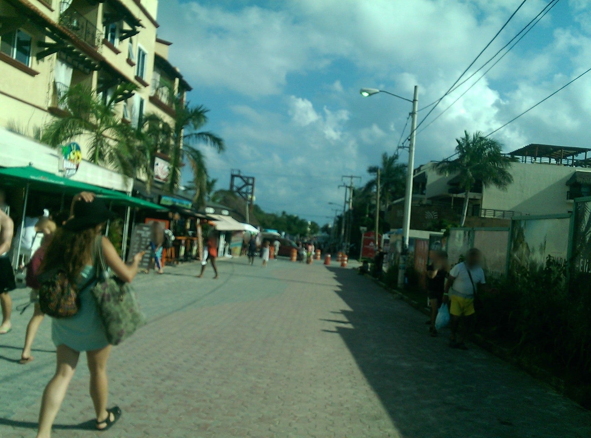 Street view near The Reef 28, Playa del Carmen
