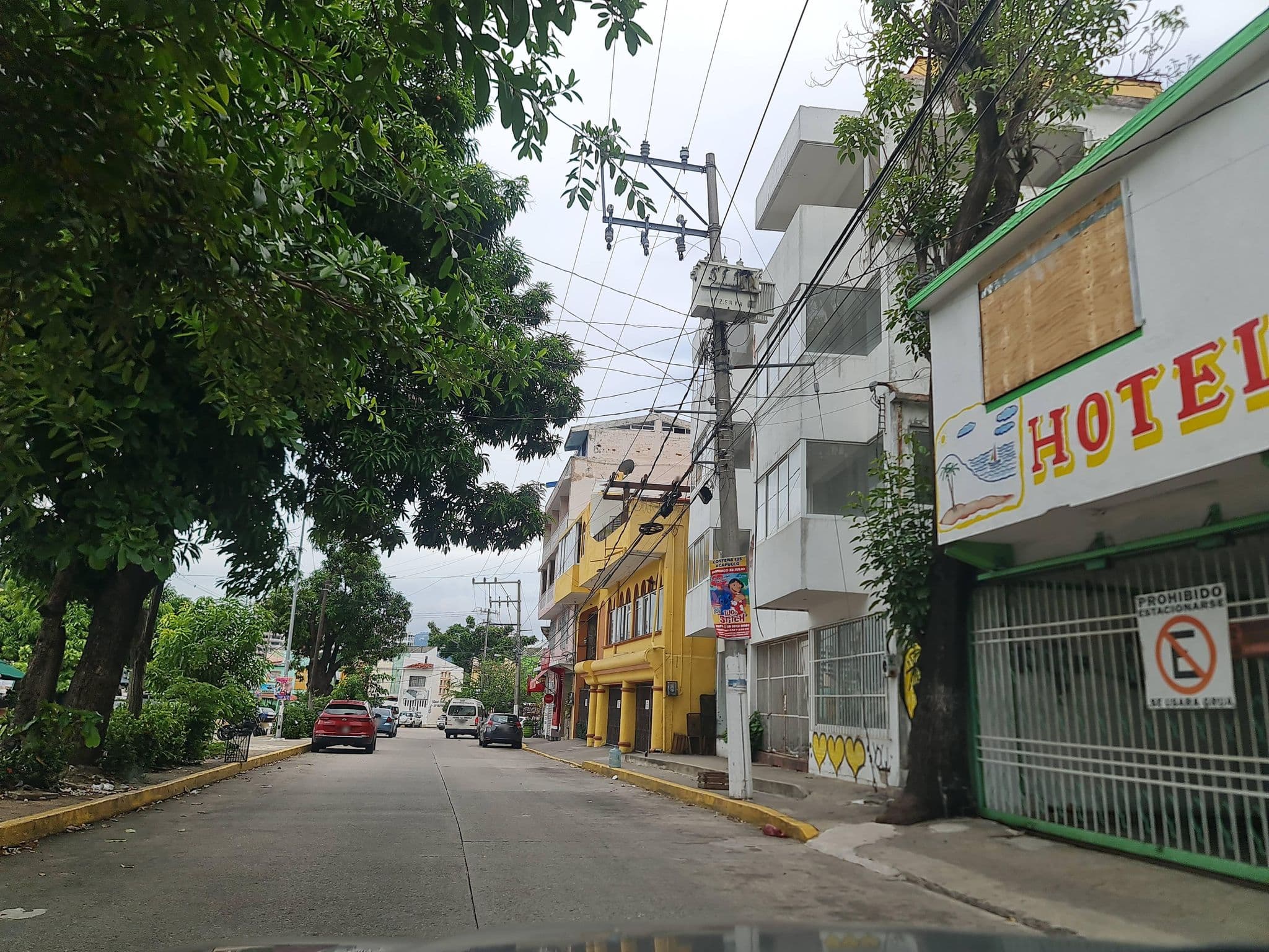 Street view near Hotel Bonanza, Acapulco de Juárez — © SamOlivaresl (CC BY-SA · Mapillary)