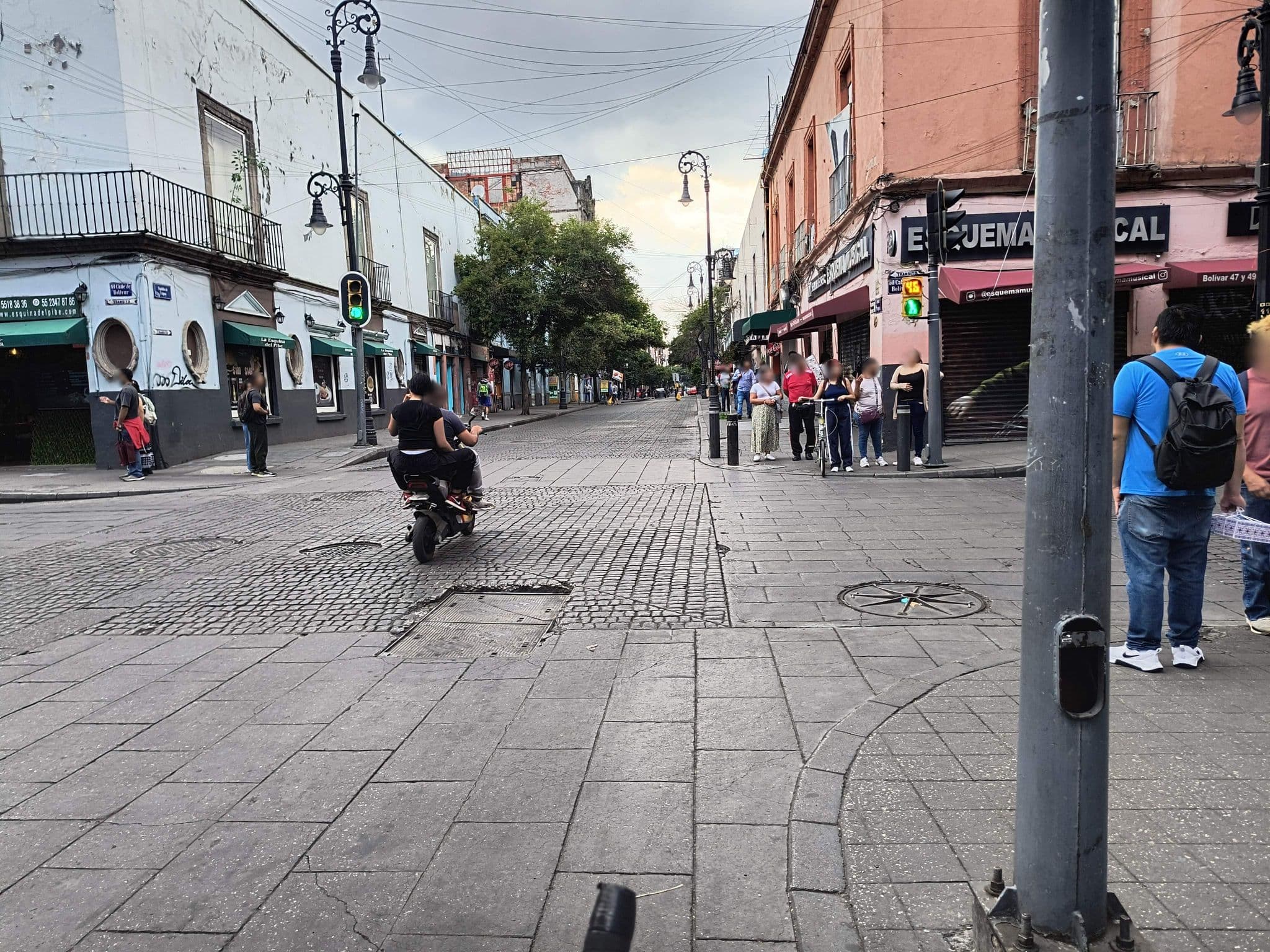 Street view near Barrio Downtown Mexico City Hostel, Mexico City — © mapeadora (CC BY-SA · Mapillary)