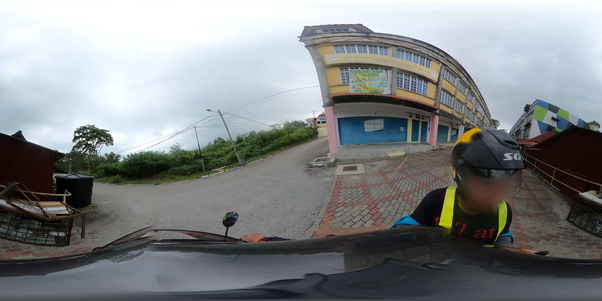 Street view near Hotel Mesra, Kampung Teluk Kemang — © ahlang2 (CC BY-SA · Mapillary)