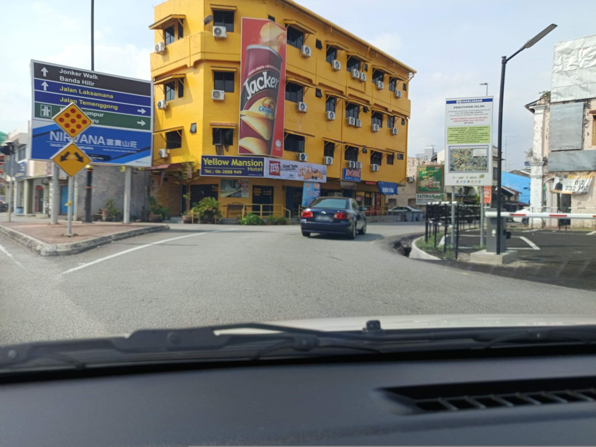 Street view near Yellow Mansion, Malacca