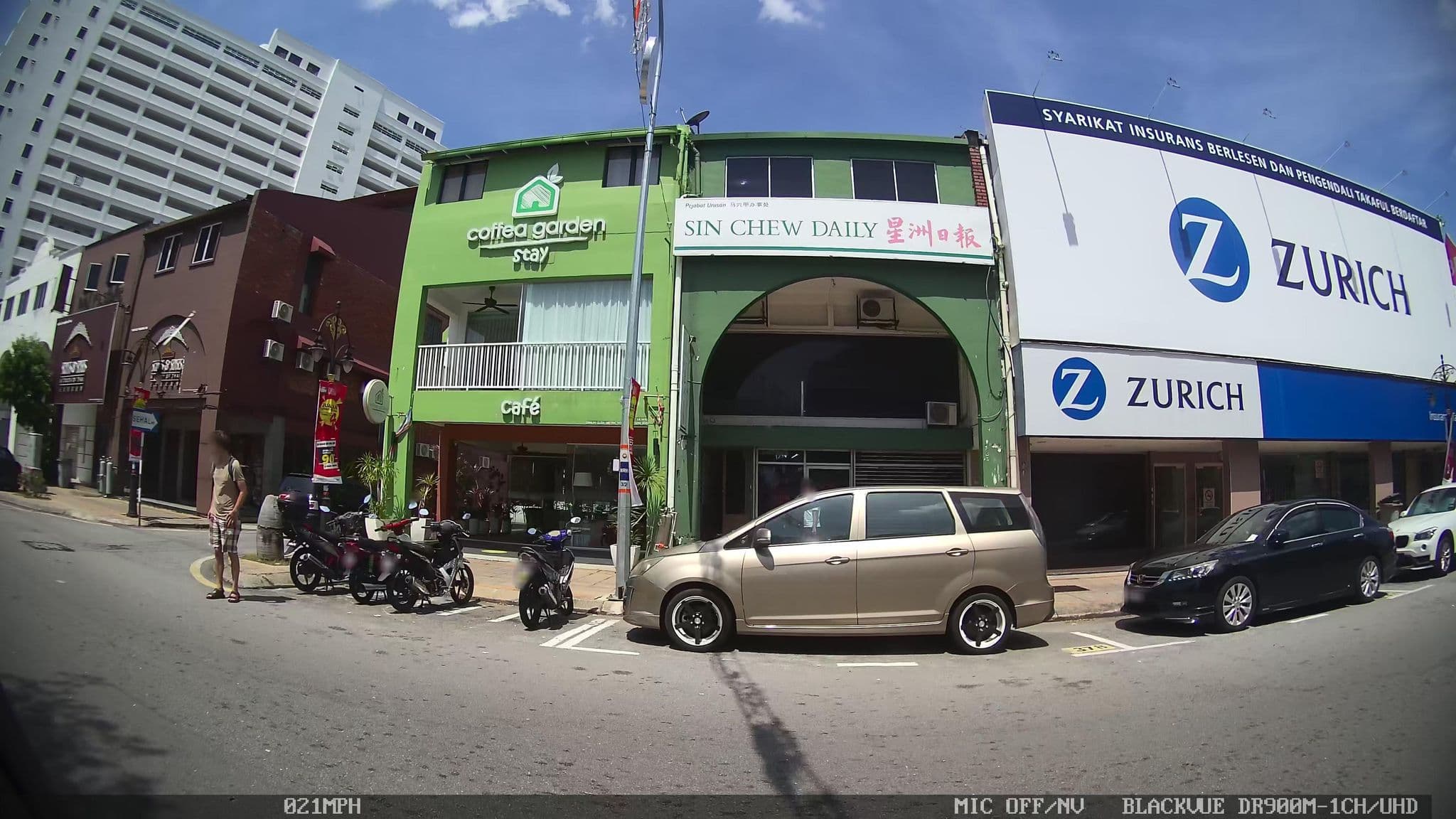 Street view near Halcyon, Malacca