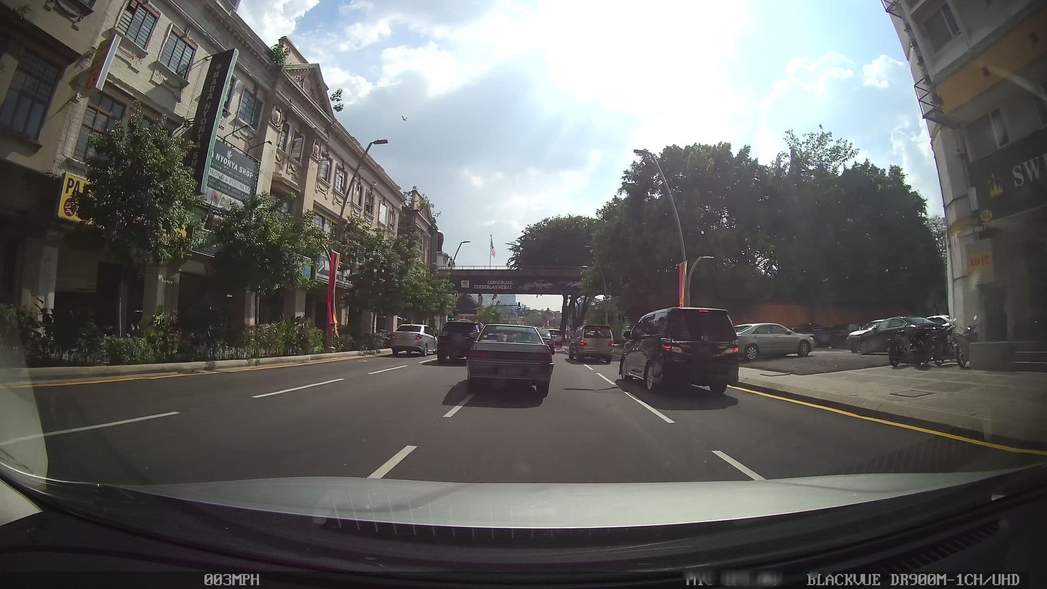 Street view near Swiss Hotel, Kuala Lumpur — © kaart_3 (CC BY-SA · Mapillary)