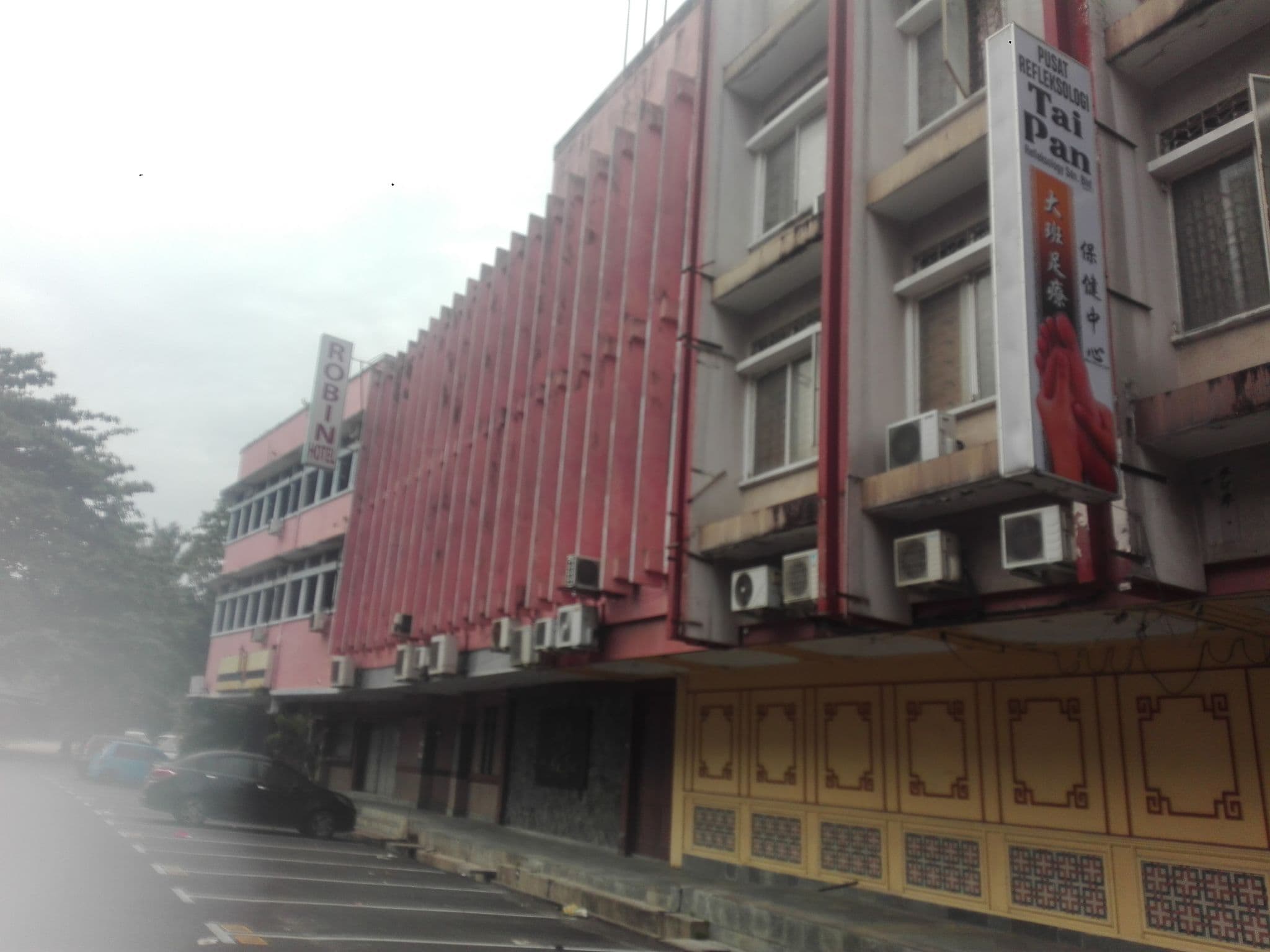 Street view near Merloon Hotel, Ipoh — © tia (CC BY-SA · Mapillary)