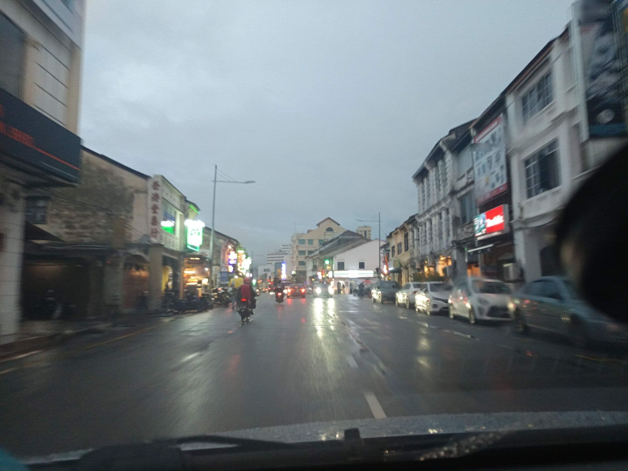 Street view near Crystal Guesthouse, George Town