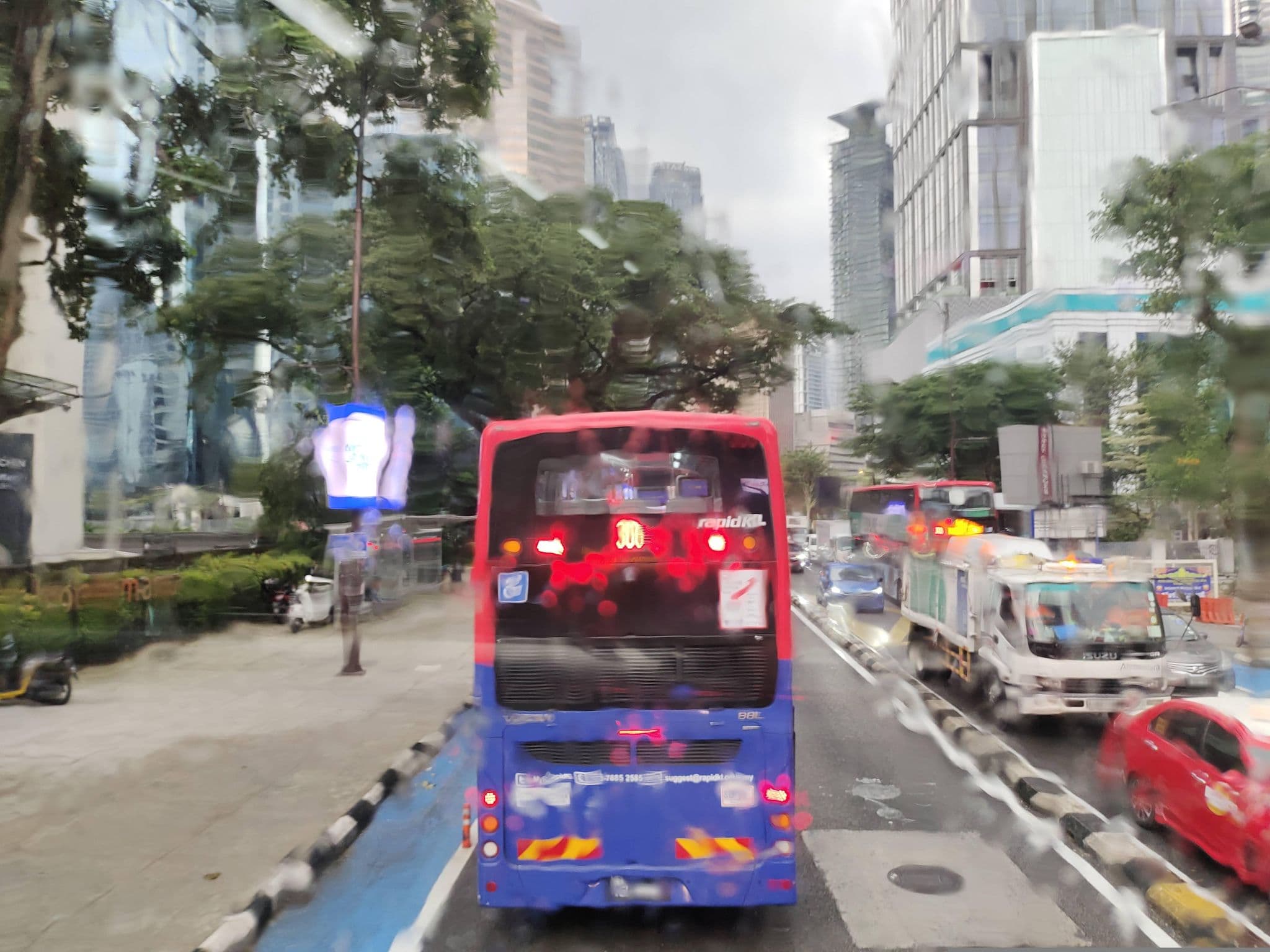 Street view near Hotel Maya, Kampung Baru — © zh9567 (CC BY-SA · Mapillary)