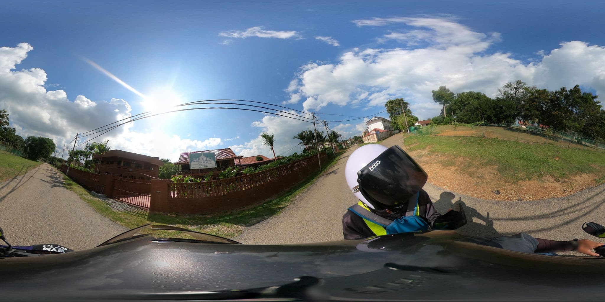 Street view near Ashraf Villas, Kampung Teluk Kemang — © ahlang2 (CC BY-SA · Mapillary)
