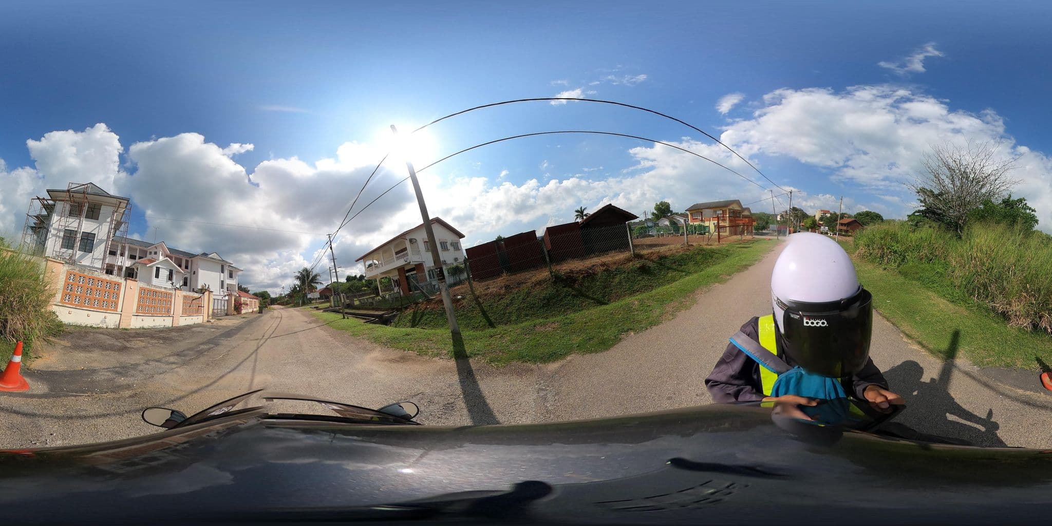 Street view near Mesinaga Bungalow, Kampung Teluk Kemang — © ahlang2 (CC BY-SA · Mapillary)