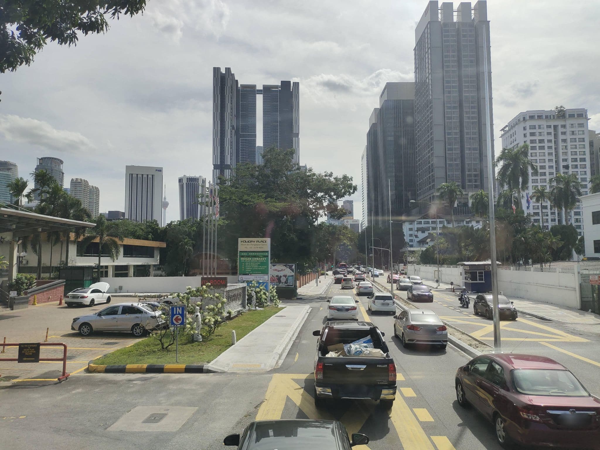 Street view near Holiday Place KL, Kampong Datuk Keramat — © zh9567 (CC BY-SA · Mapillary)