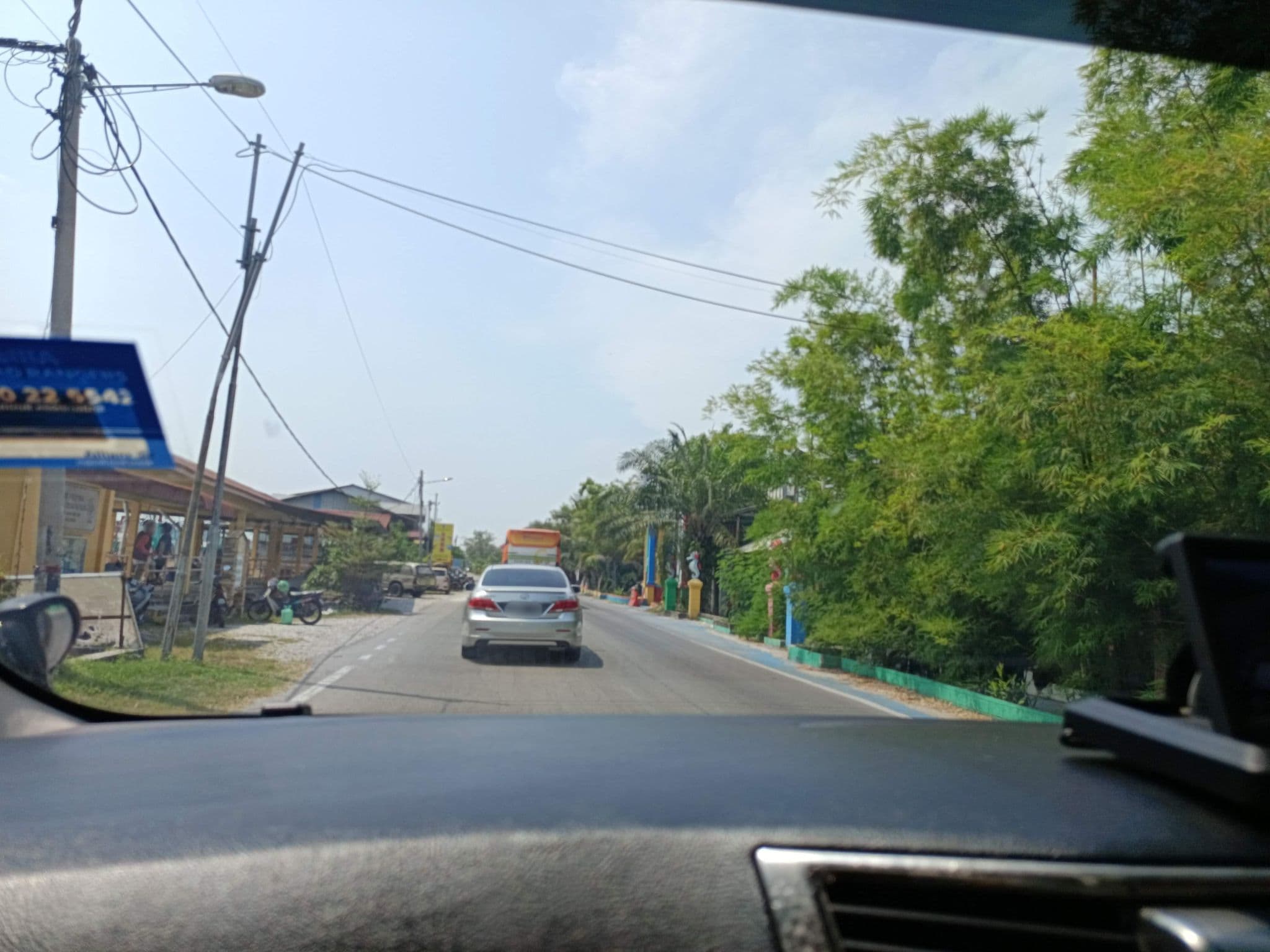 Street view near Sekin Hotel & Resort, Sekinchan — © YikQin (CC BY-SA · Mapillary)