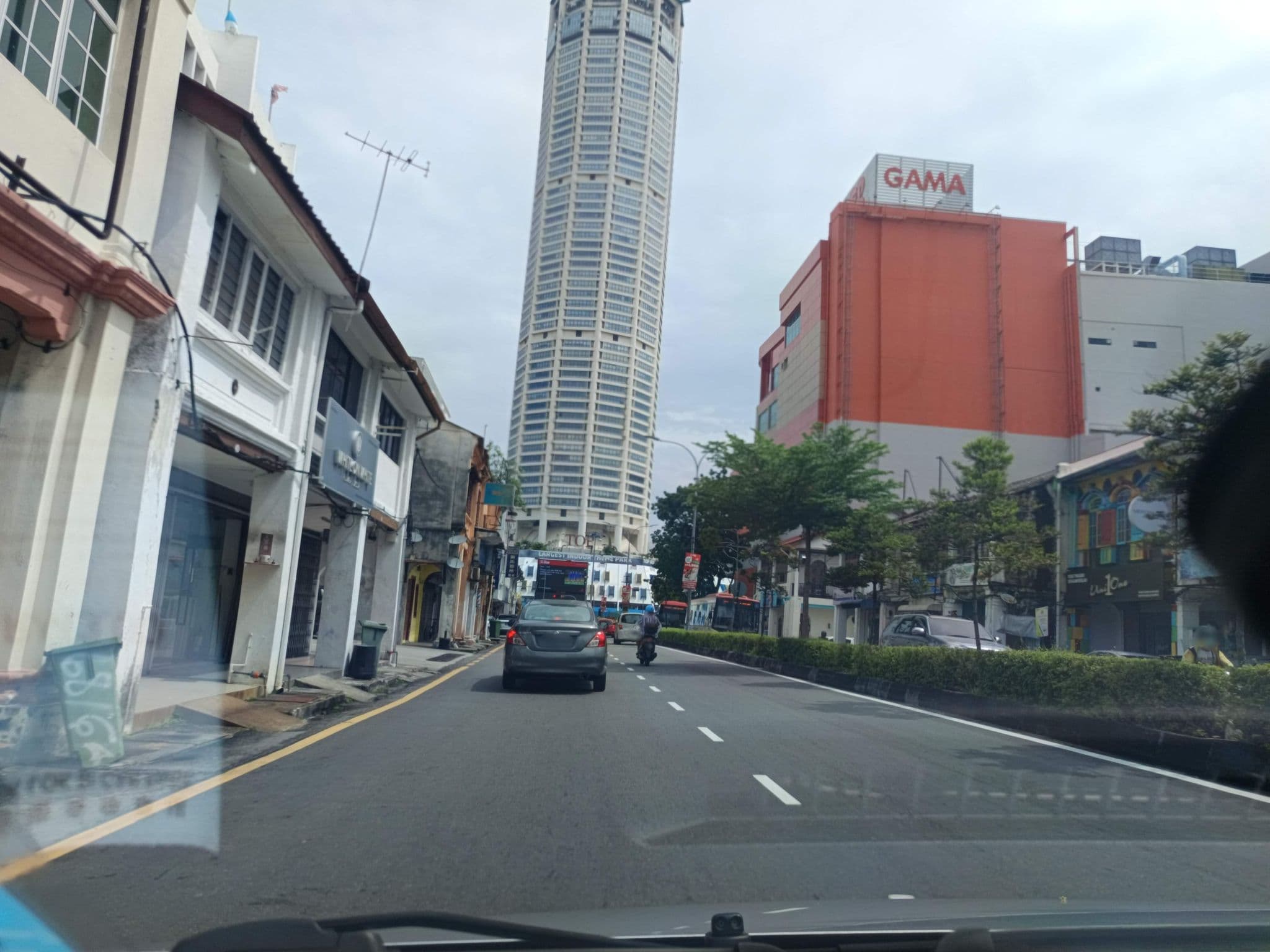Street view near 118 hotel, George Town