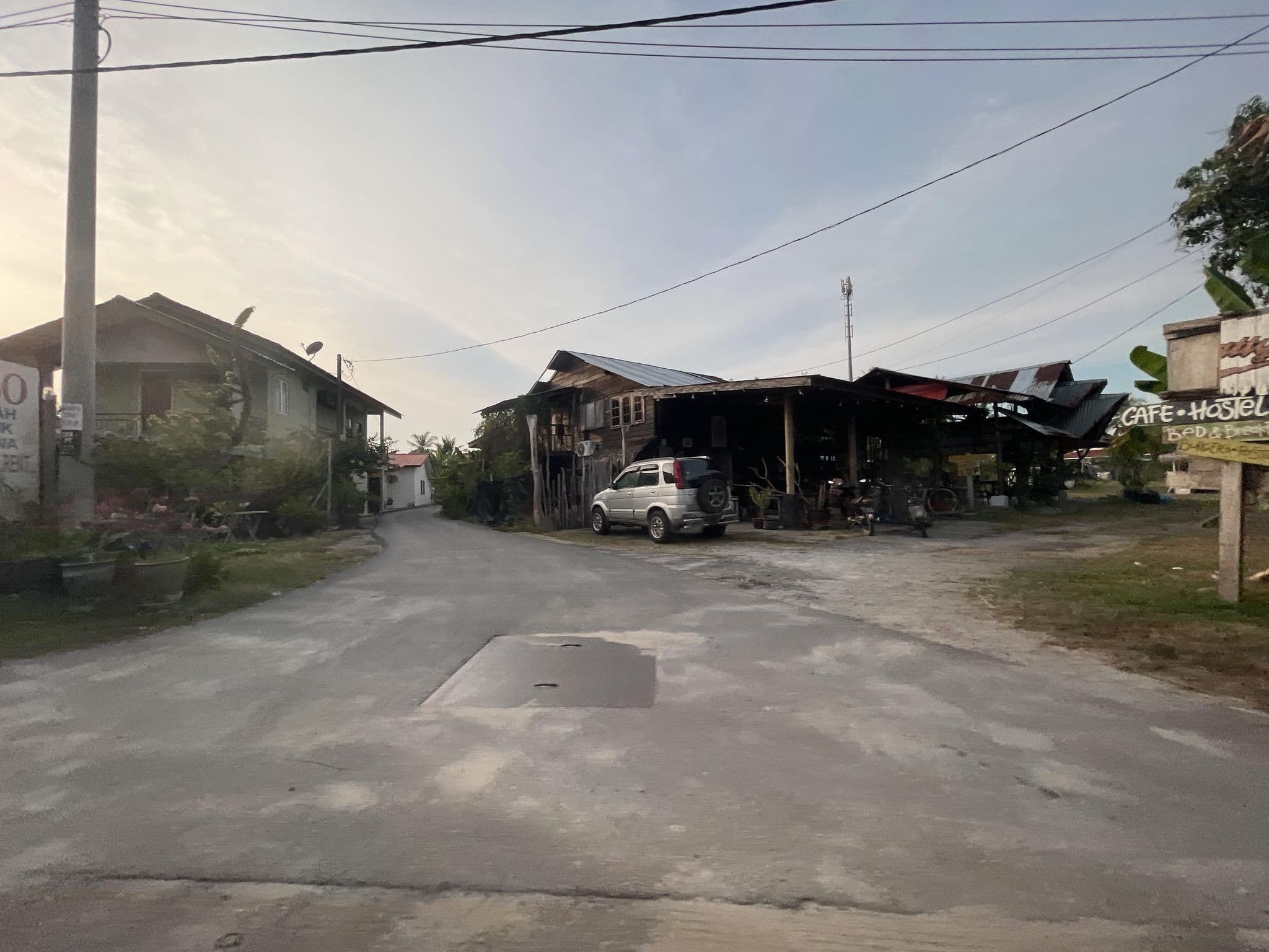 Street view near gugulele, Pantai Cenang — © filipb (CC BY-SA · Mapillary)