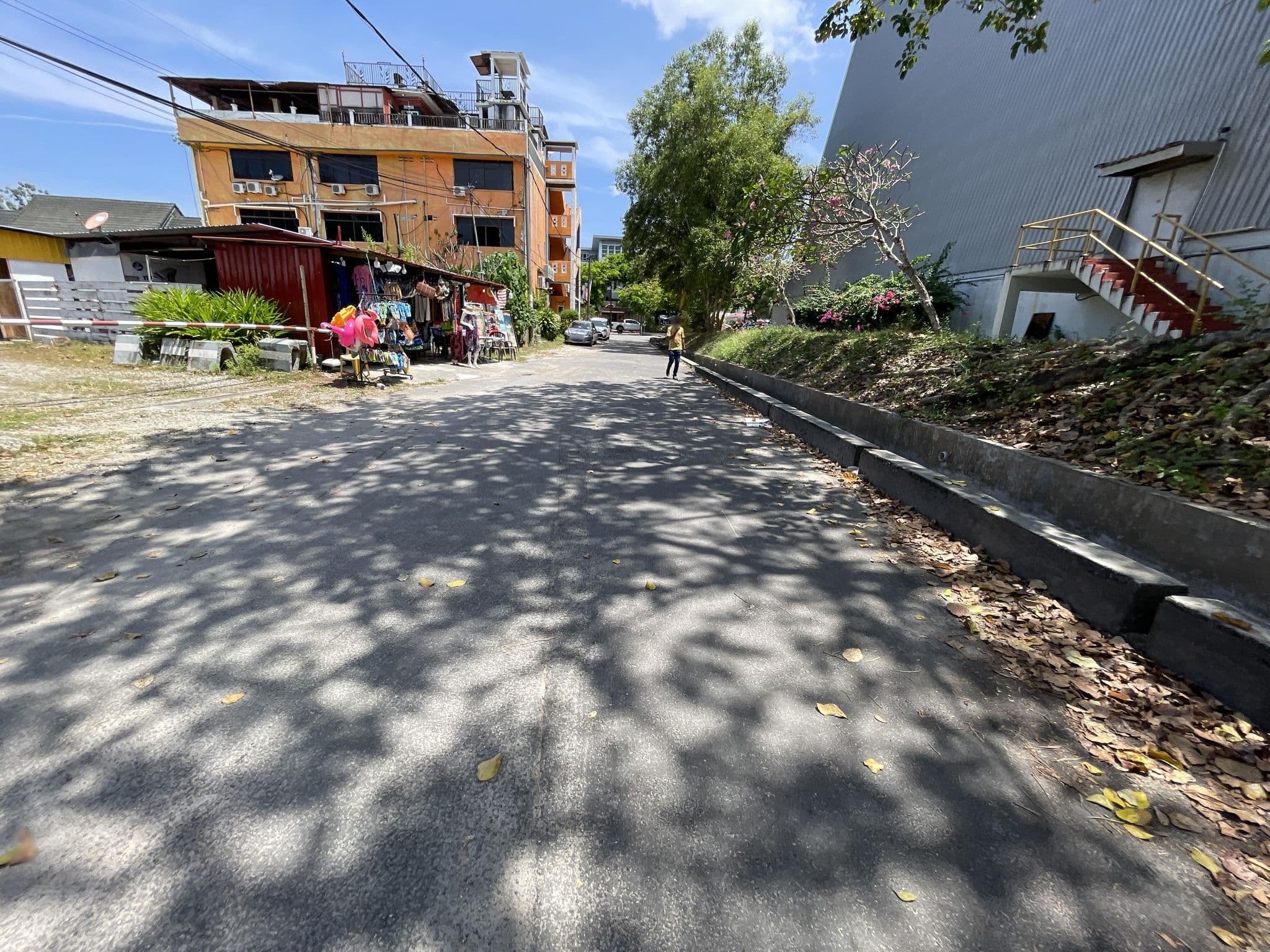Street view near Sunset Villa Inn, Pantai Cenang — © filipb (CC BY-SA · Mapillary)