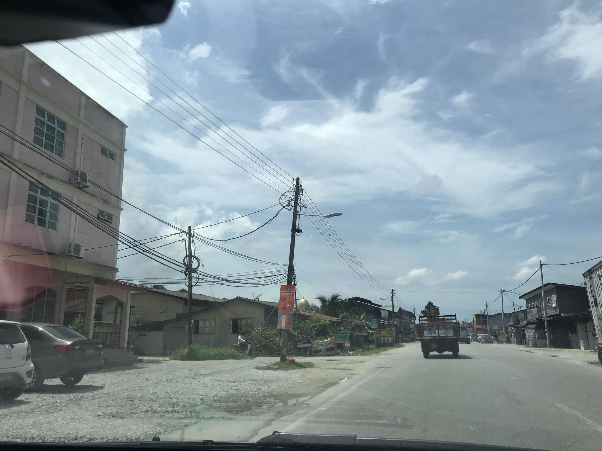 Street view near Putri Villa Homestay, Kampung Wakaf Sku — © Jeddy (CC BY-SA · Mapillary)