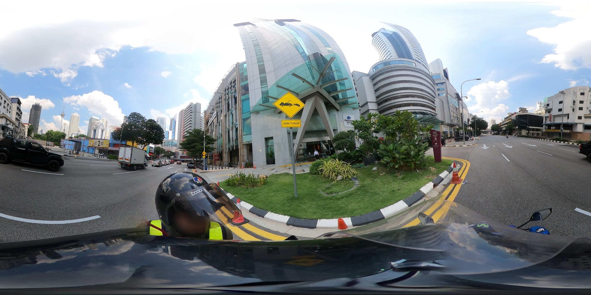 Street view near Premiera Hotel, Kampung Baru — © ahlang2 (CC BY-SA · Mapillary)