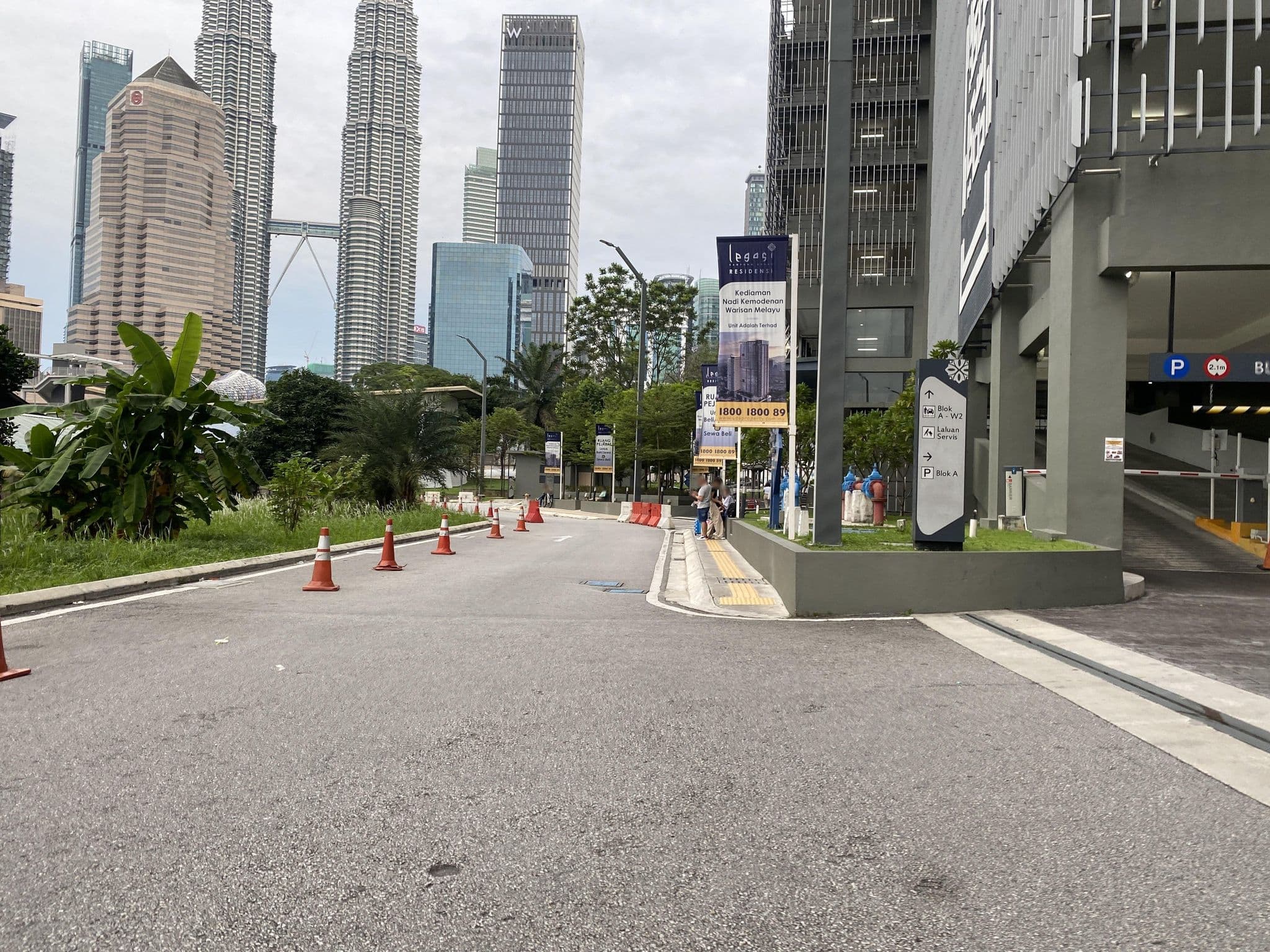 Street view near Legasi Kampung Baru Guest House by Rumahrehat, Kampung Baru — © rayth (CC BY-SA · Mapillary)