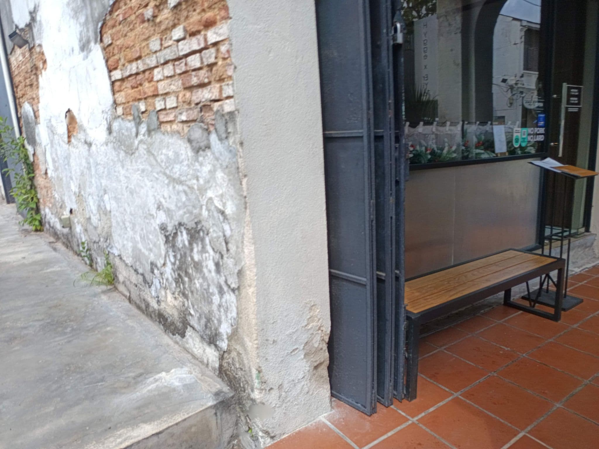 Street view near Kangsar Inn 73, George Town