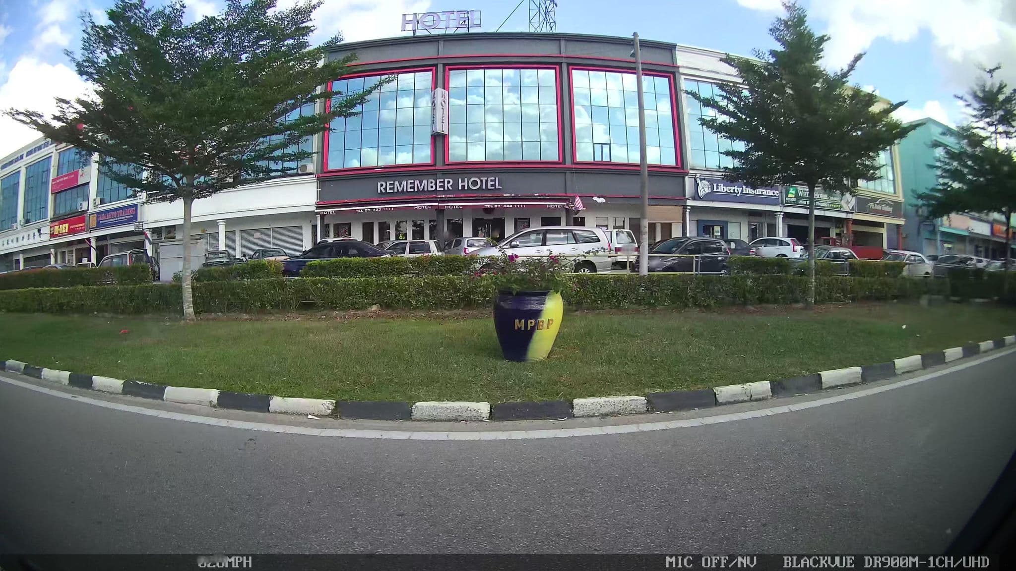Street view near Remember Hotel, Batu Pahat — © kaart5 (CC BY-SA · Mapillary)