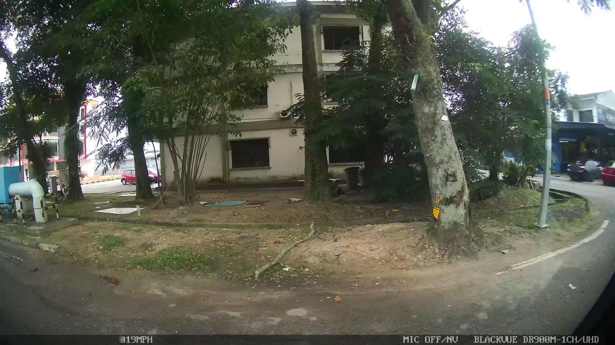 Street view near Garuda Charming, Kampung Larkin Lama — © kaart5 (CC BY-SA · Mapillary)