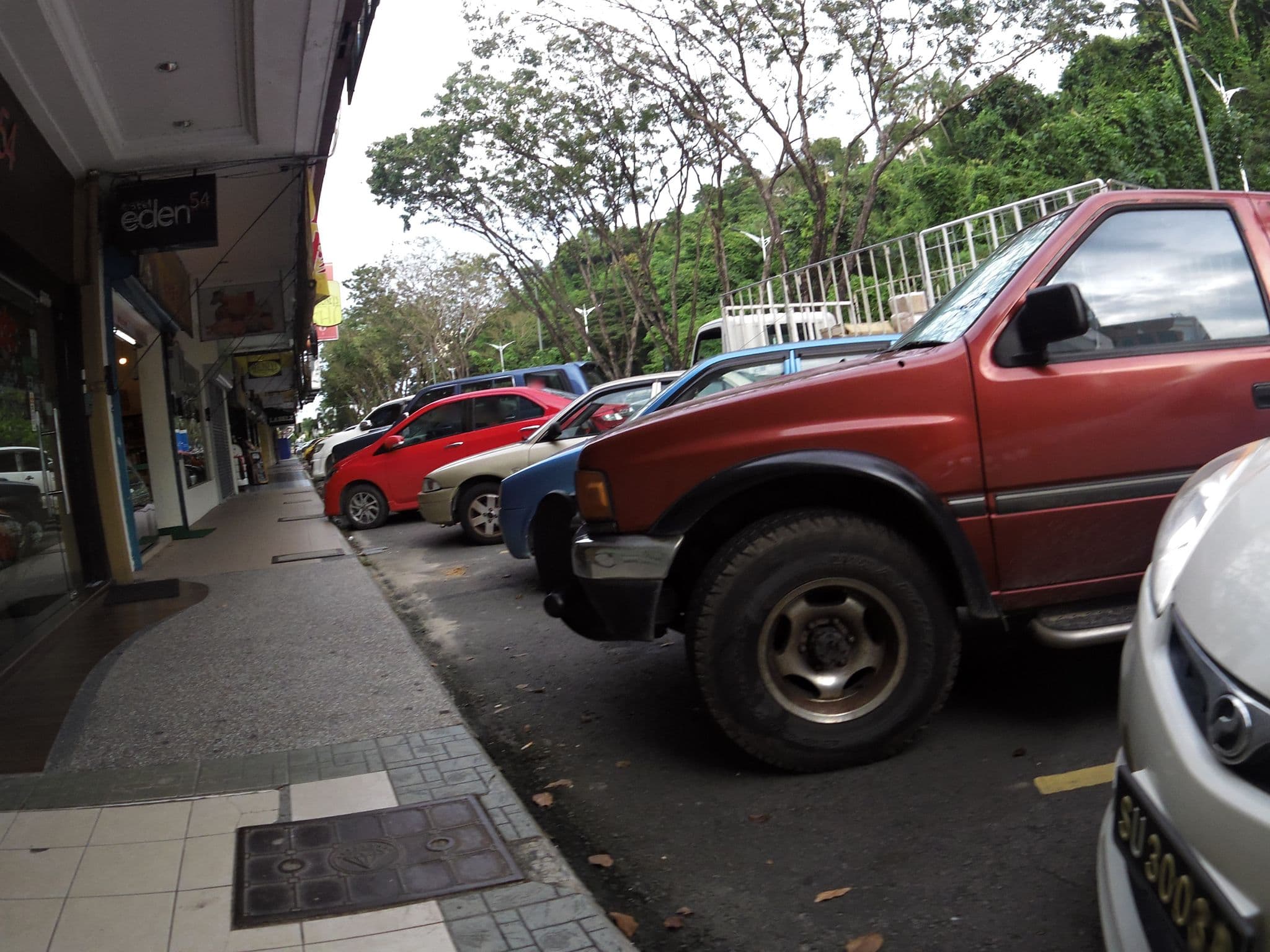 Street view near Jiran Hostel, Kota Kinabalu — © skillsy (CC BY-SA · Mapillary)