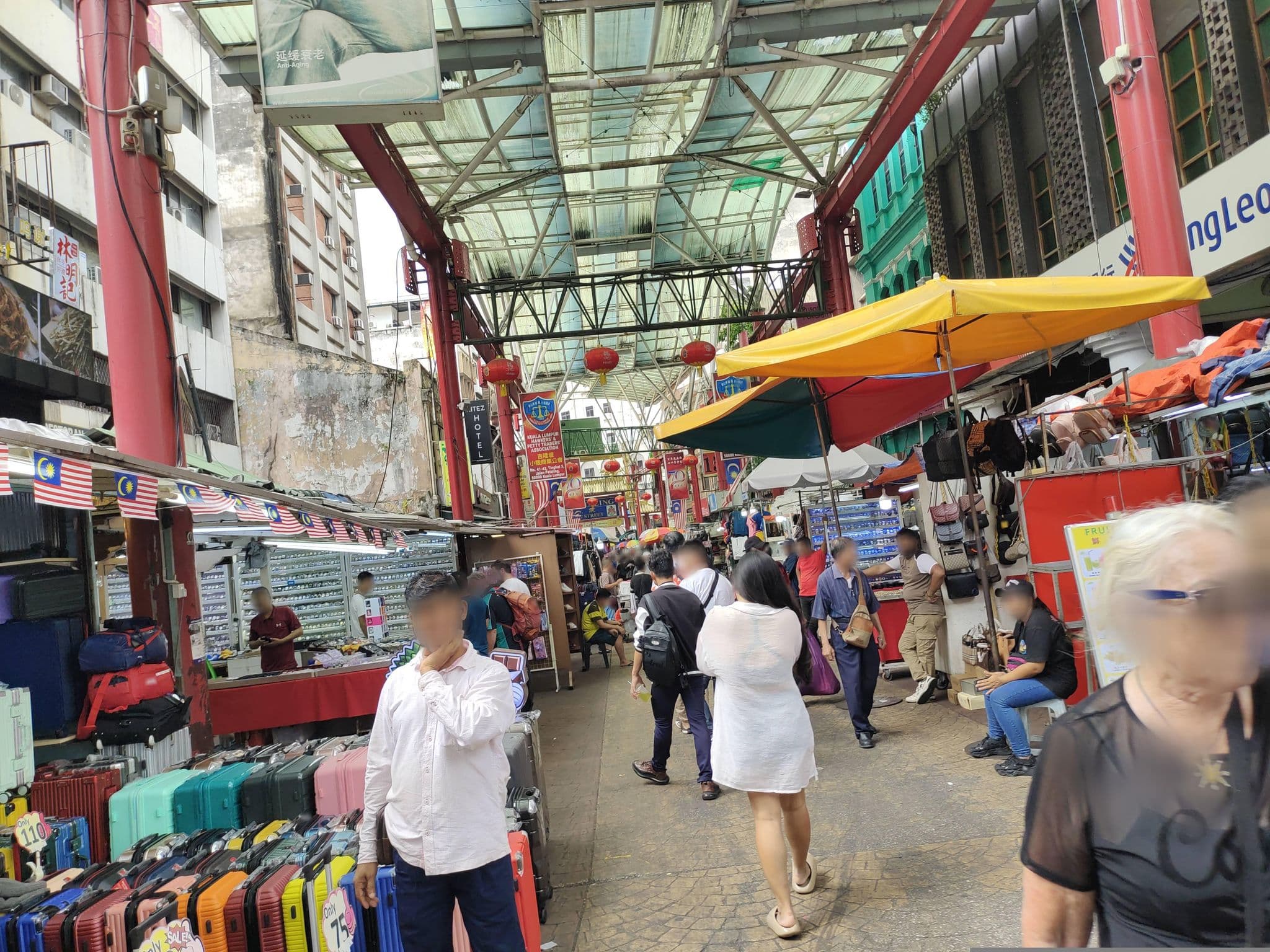 Street view near Lantern Hotel, Kuala Lumpur — © zh9567 (CC BY-SA · Mapillary)