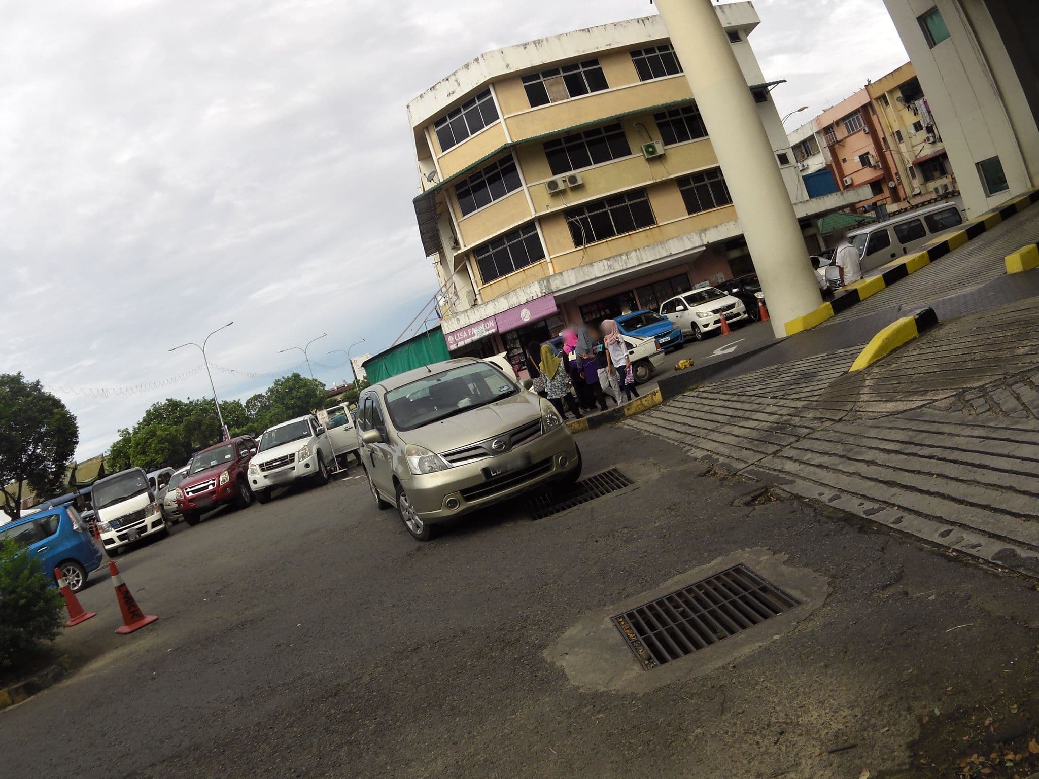 Street view near Le Méridien Kota Kinabalu, Kota Kinabalu — © skillsy (CC BY-SA · Mapillary)