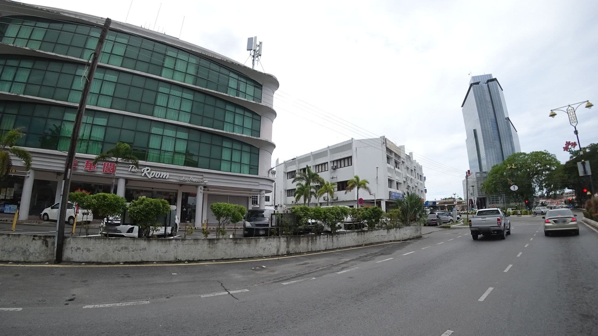 Street view near The Room, Miri