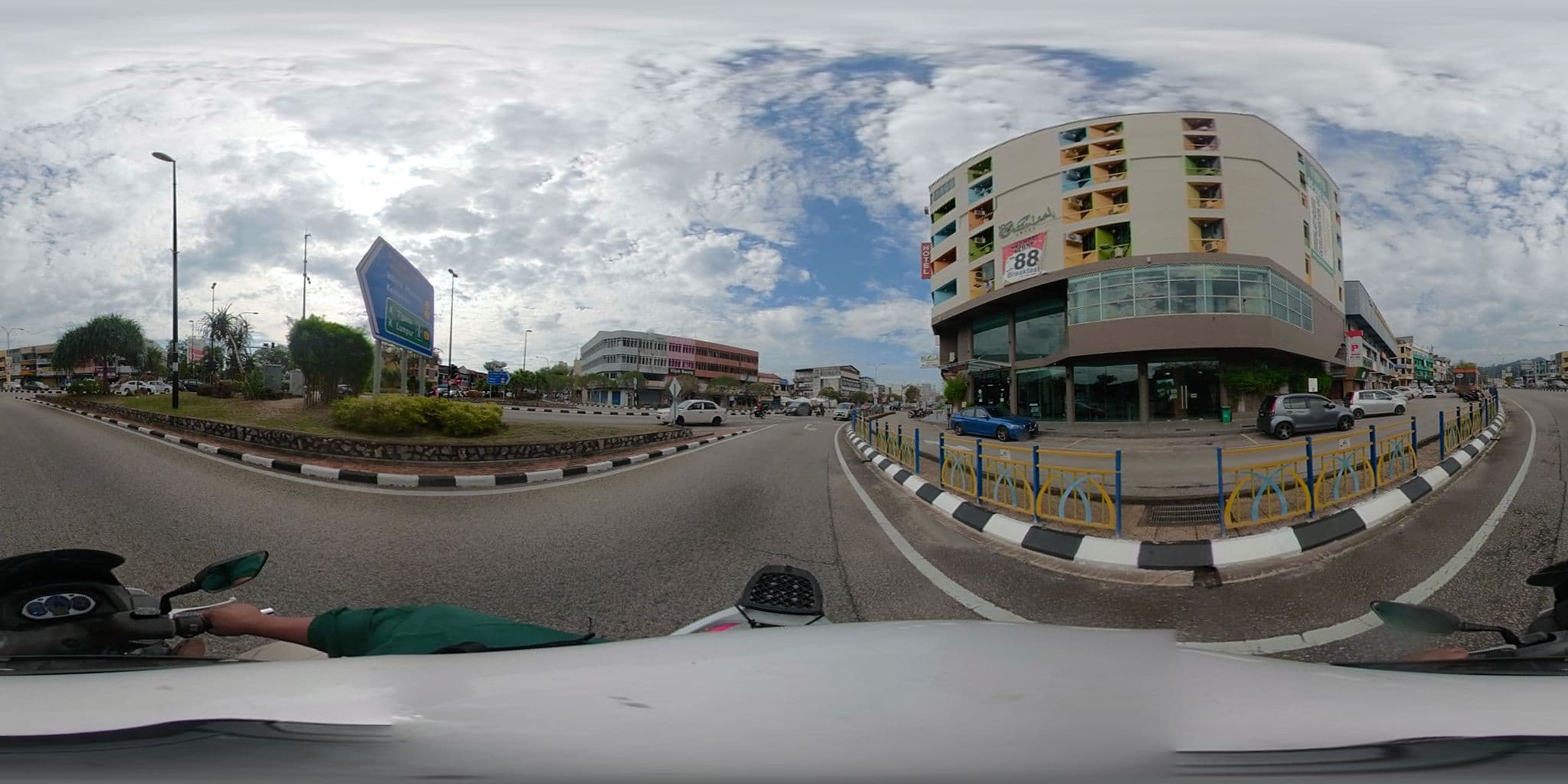 Street view near Greenleaf Hotel, Kuantan — © faizmahabob (CC BY-SA · Mapillary)