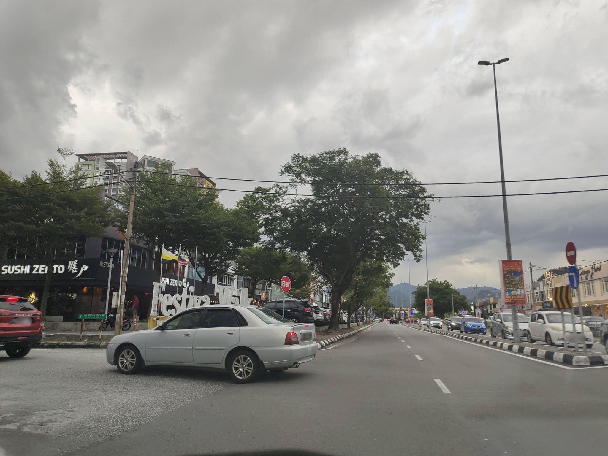 Street view near Mornington Hotel, Bercham — © zh9567 (CC BY-SA · Mapillary)