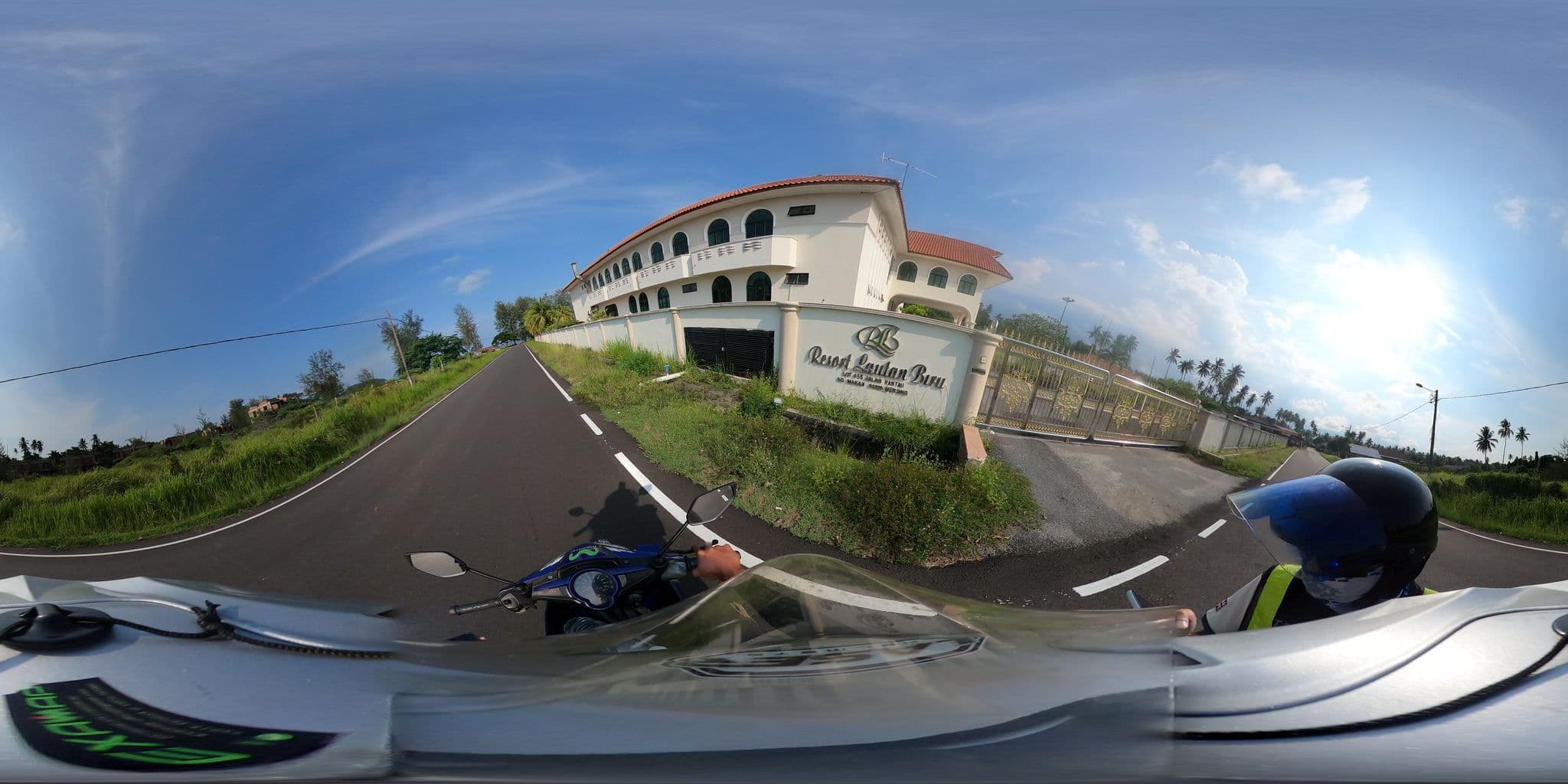 Street view near Resort Lautan Biru, Mersing — © langcworks (CC BY-SA · Mapillary)