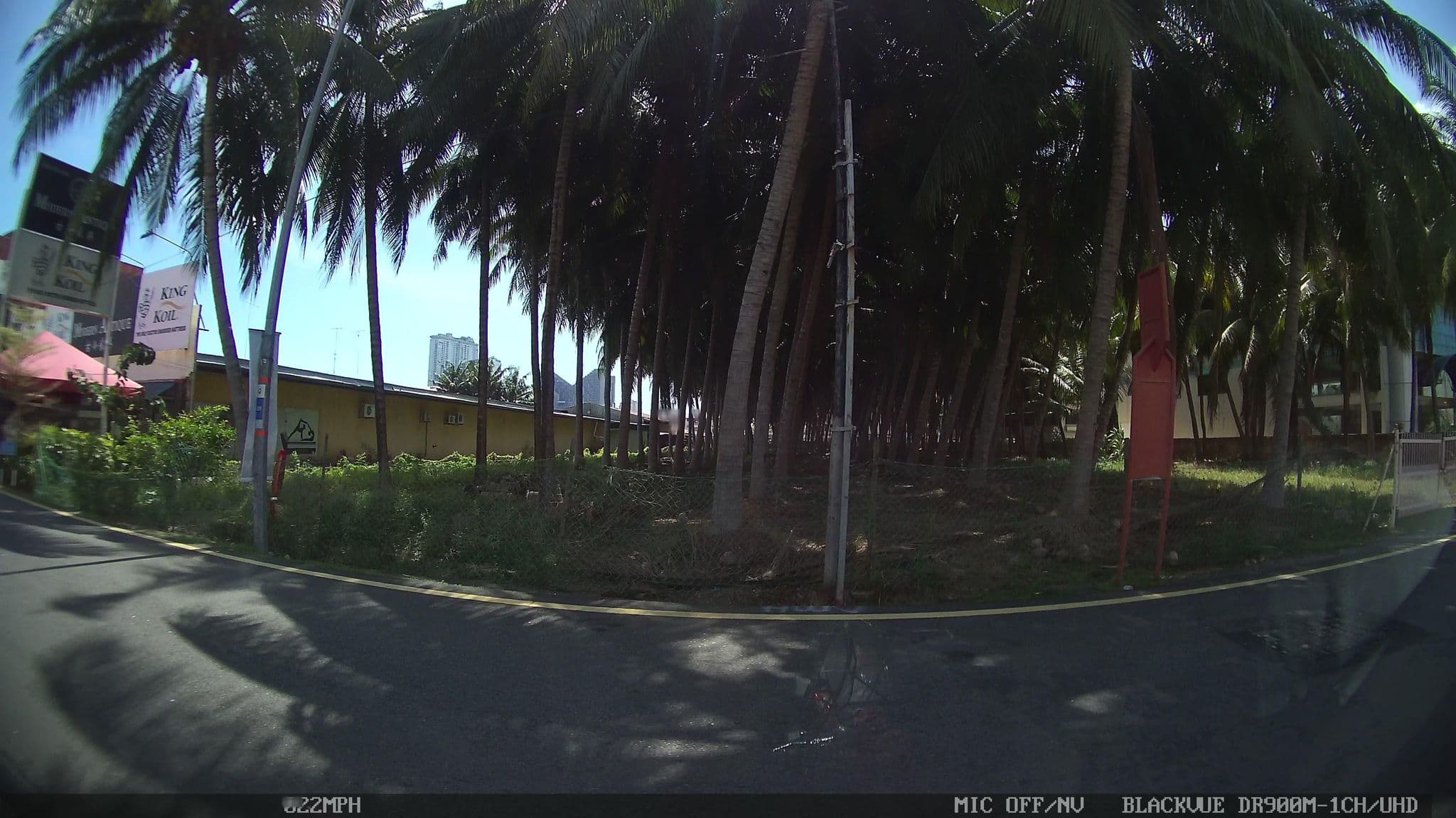 Street view near De Swift Hotel, Ujong Pasir — © kaart_3 (CC BY-SA · Mapillary)