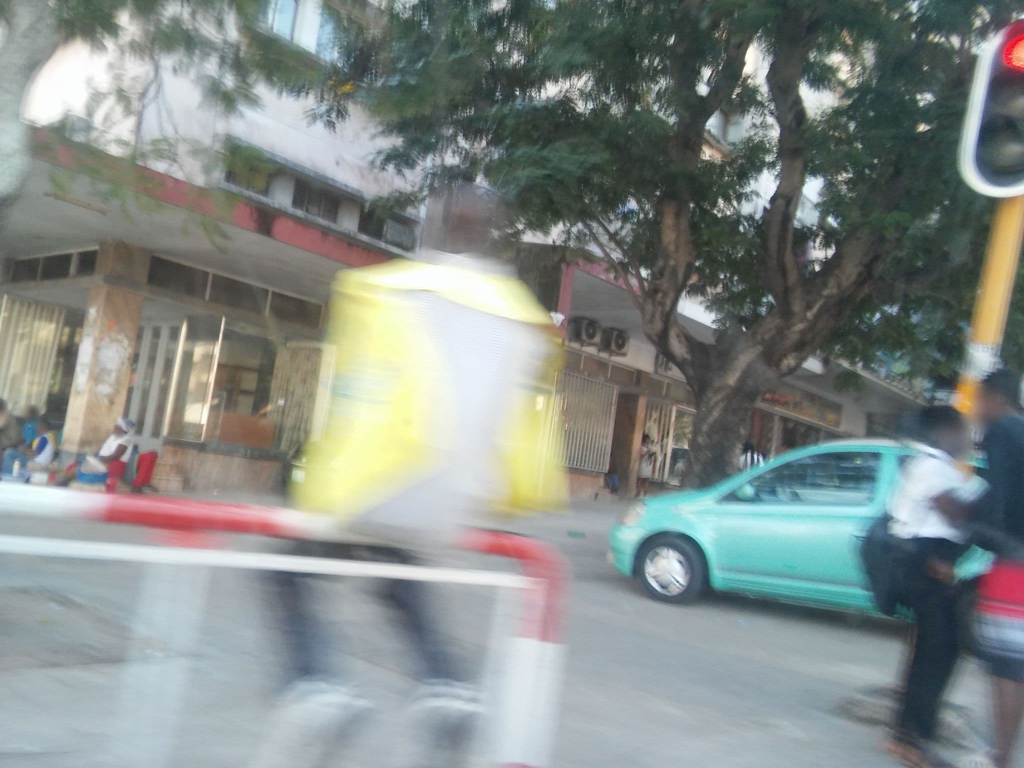 Street view near Hotel Royal, Maputo — © idelsonmindo (CC BY-SA · Mapillary)