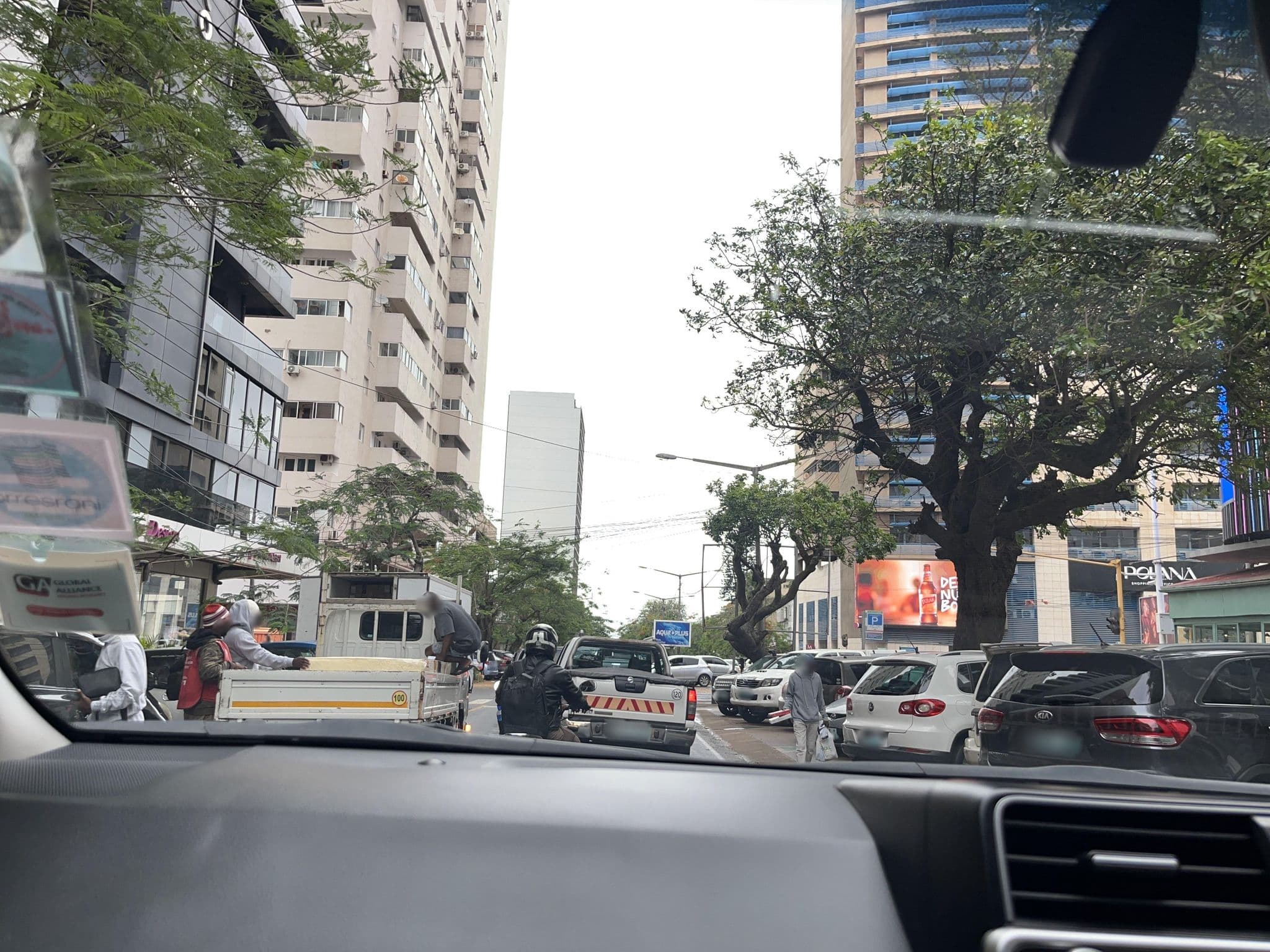 Street view near MaLaGuEtA iNn, Maputo — © naalb (CC BY-SA · Mapillary)