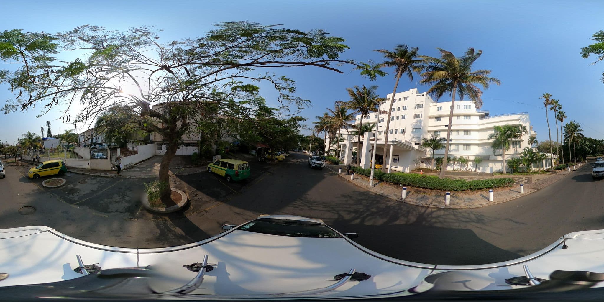 Street view near Hotel Cardoso, Maputo — © OMTMOZ (CC BY-SA · Mapillary)