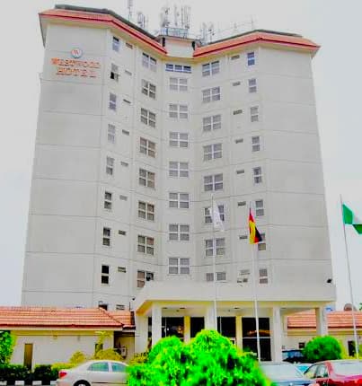 Westwood Hotel Ikoyi (via Wikimedia Commons, CC BY-SA 3.0)