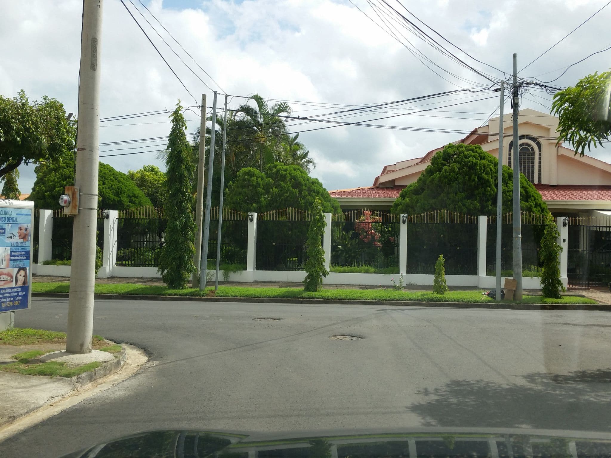 Street view near Los Pinos, Managua — © jaakkoh (CC BY-SA · Mapillary)