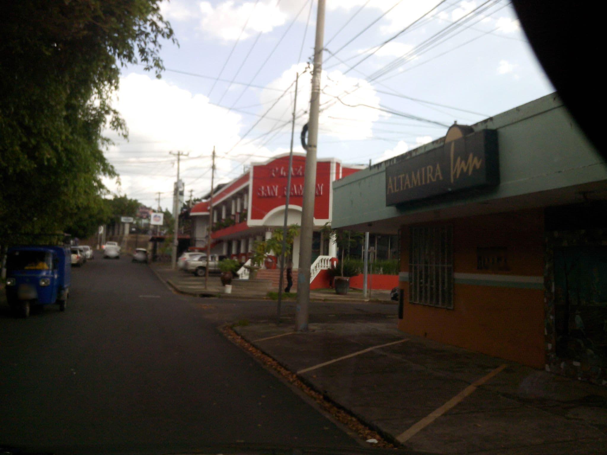 Street view near Altamira Inn, Managua