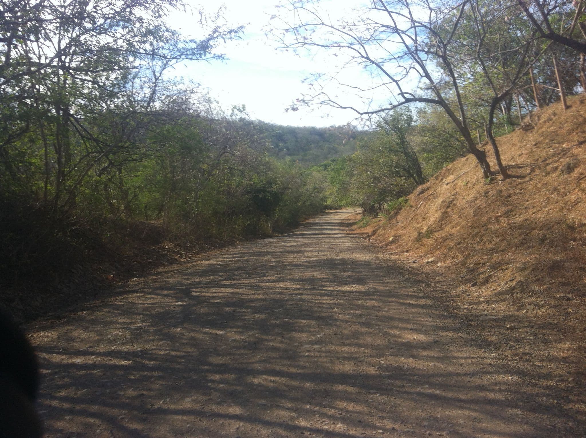 Street view near Olas Verdes, Tola — © lumi (CC BY-SA · Mapillary)