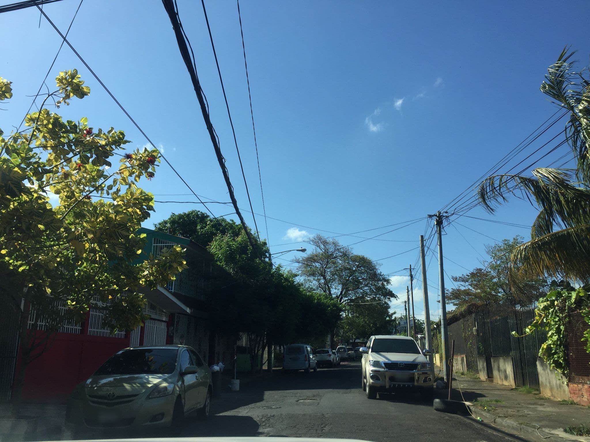 Street view near Apartmento Encanto AirBnB, Managua — © la_nenemini (CC BY-SA · Mapillary)