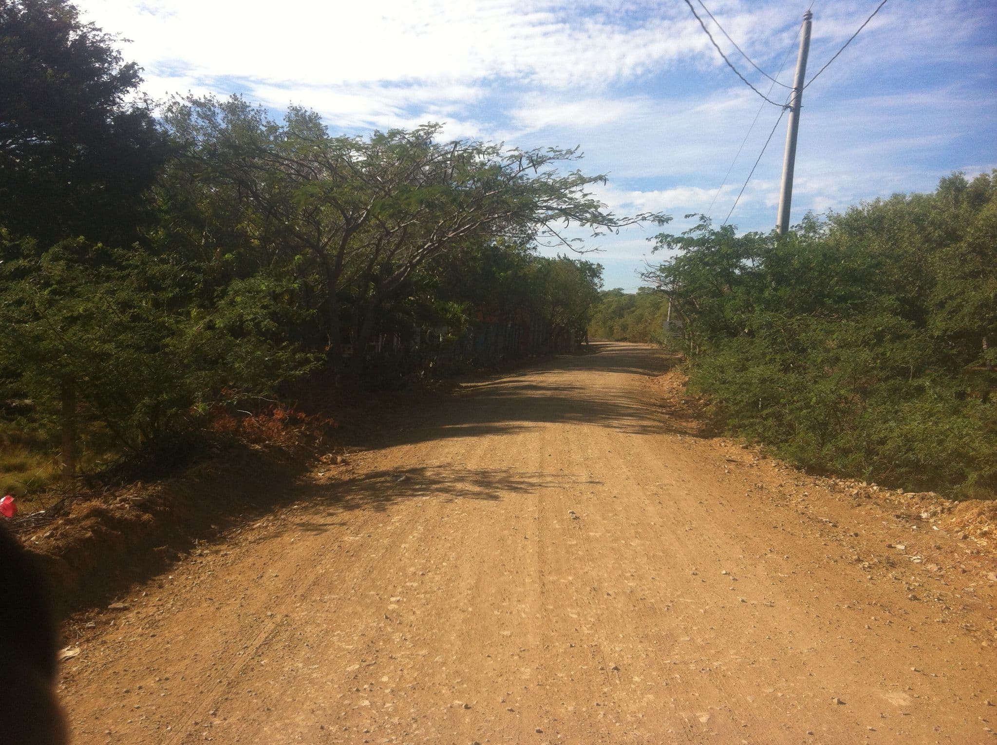 Street view near Vibra Guesthouse, Tola — © lumi (CC BY-SA · Mapillary)