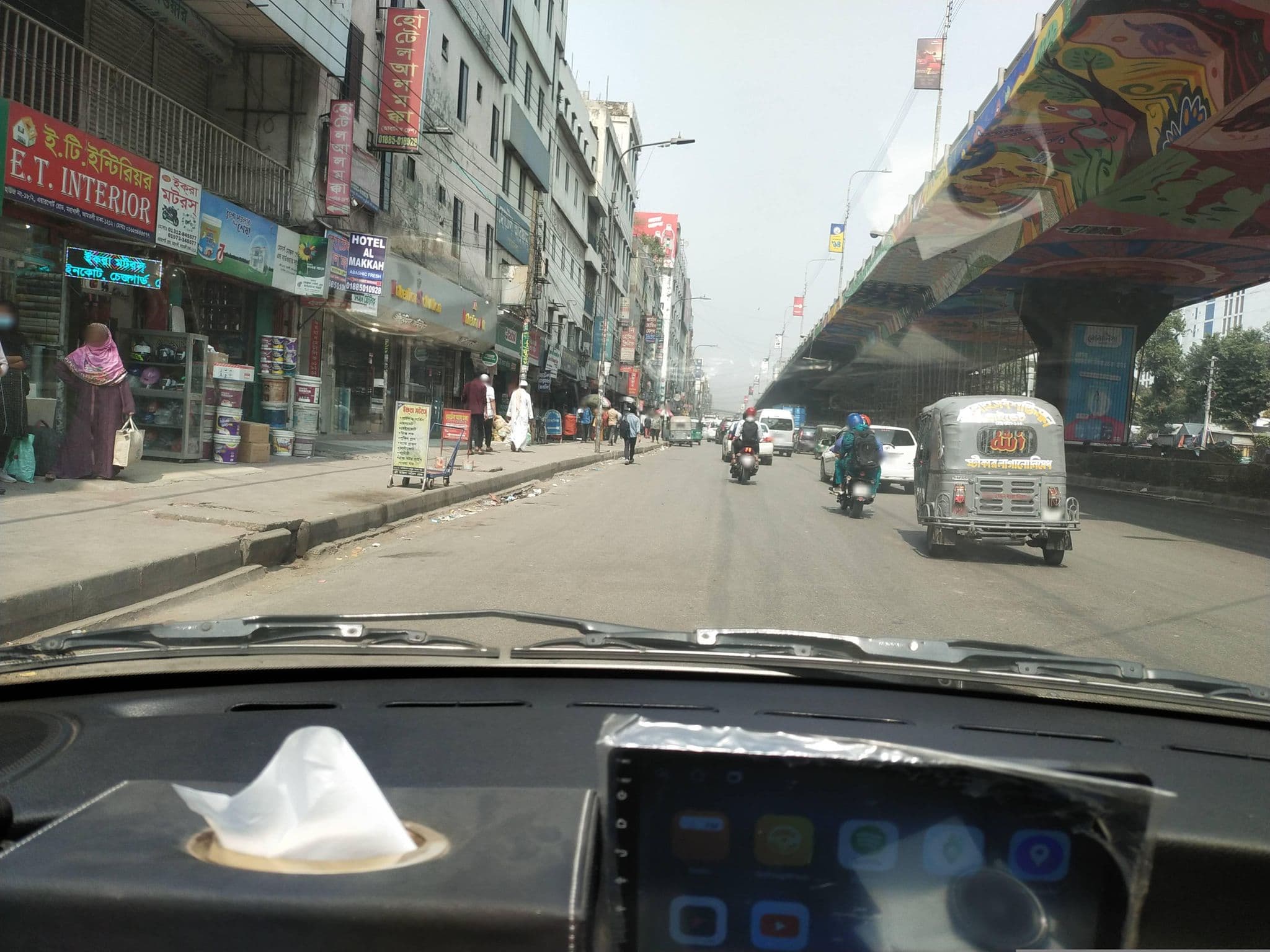 Street view near Hotel Al Makka, Kafrul — © tayefbarikoi (CC BY-SA · Mapillary)