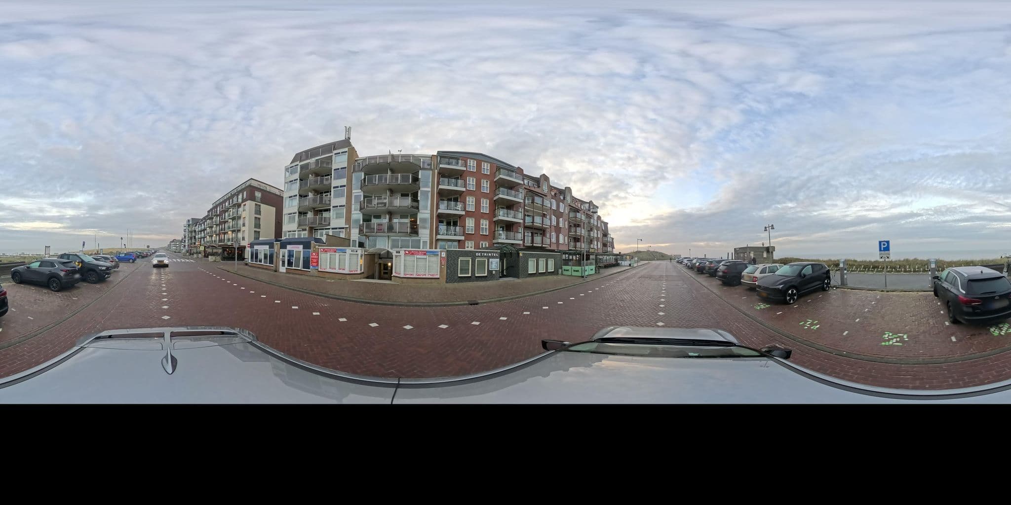 Street view near Zonnehoek, Egmond aan Zee — © thewizard (CC BY-SA · Mapillary)