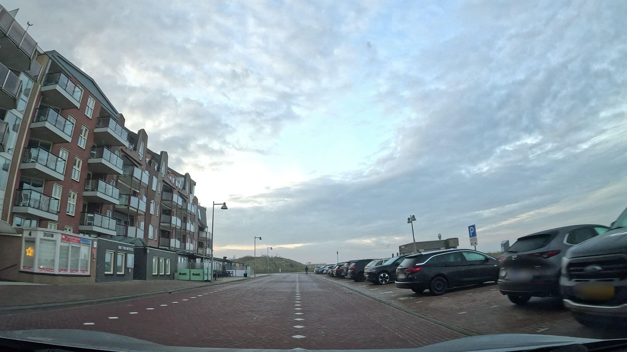 Street view near De Trintel, Egmond aan Zee — © thewizard (CC BY-SA · Mapillary)