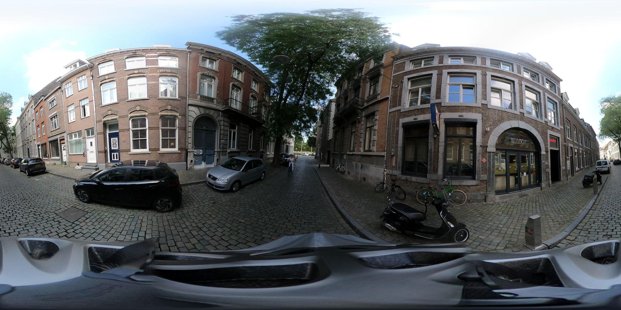 Street view near Hotel d'Orangerie, Maastricht — © Eebie (CC BY-SA · Mapillary)